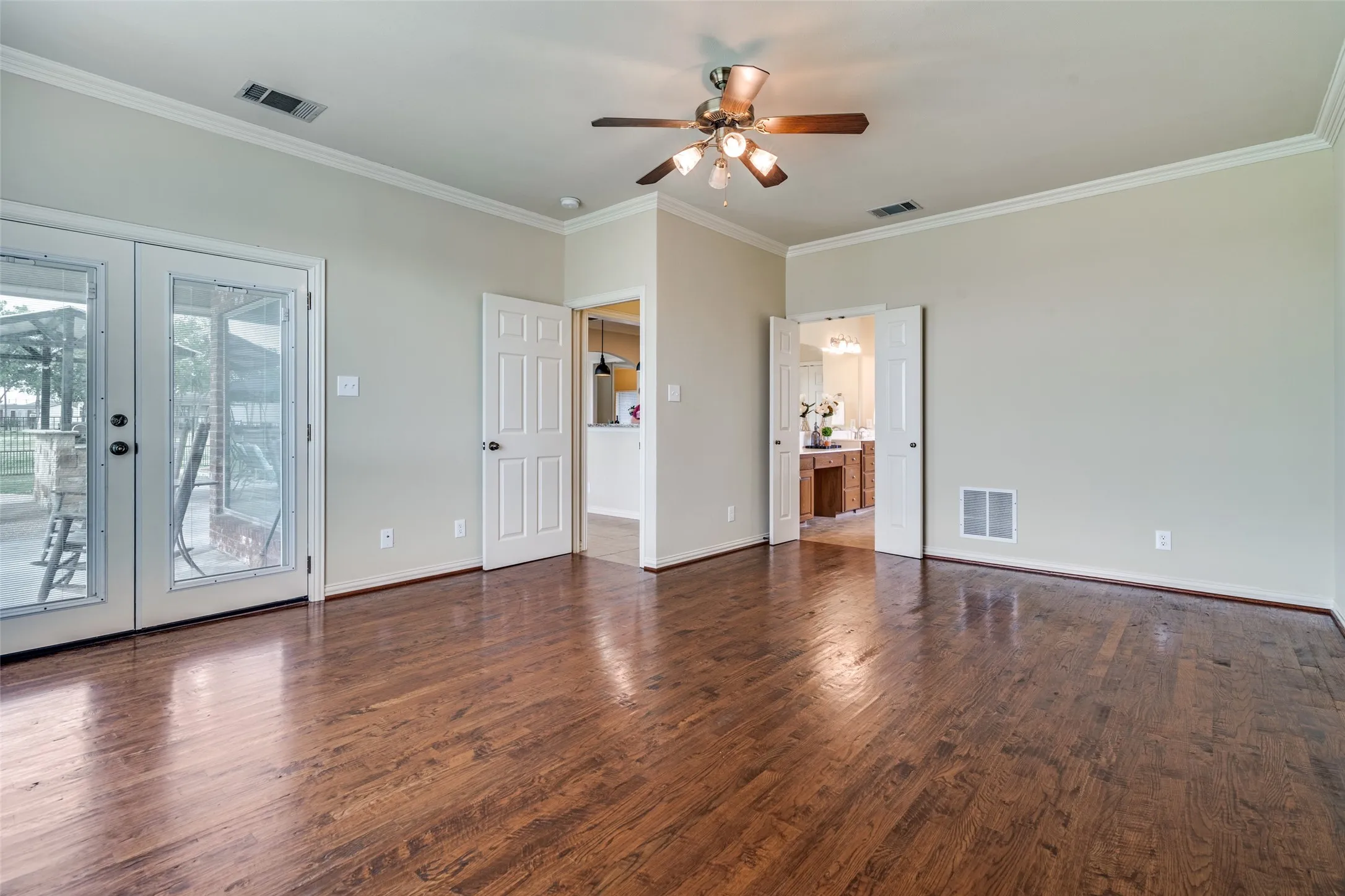Single Family Residence For Sale in Kaufman County , 9798 Helms Trail, Forney, Texas 75126, 3 Bedrooms, 2 Bathrooms, 2 Garage spaces, 2,094 Sqft, built in 1999, Preowned, Price $650,000, mls#21232616, Real Estate Agent in Forney, Homes For Sale in Kaufman county, Homes For Sale in Forney, Realtor in Forney Texas, Real Estate Brokerage Independent Realty Texas, Luminita Cordes Realtor