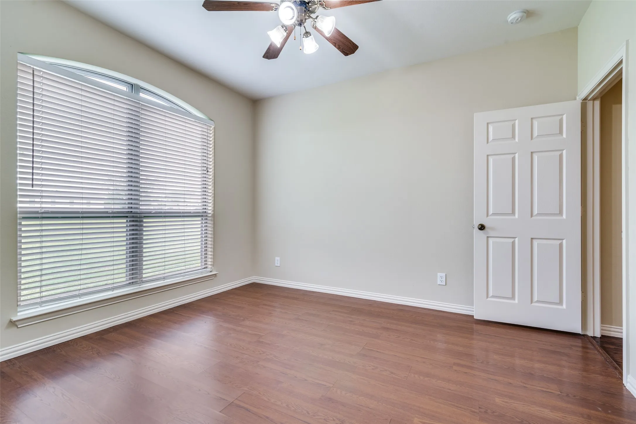 Single Family Residence For Sale in Kaufman County , 9798 Helms Trail, Forney, Texas 75126, 3 Bedrooms, 2 Bathrooms, 2 Garage spaces, 2,094 Sqft, built in 1999, Preowned, Price $650,000, mls#21232616, Real Estate Agent in Forney, Homes For Sale in Kaufman county, Homes For Sale in Forney, Realtor in Forney Texas, Real Estate Brokerage Independent Realty Texas, Luminita Cordes Realtor