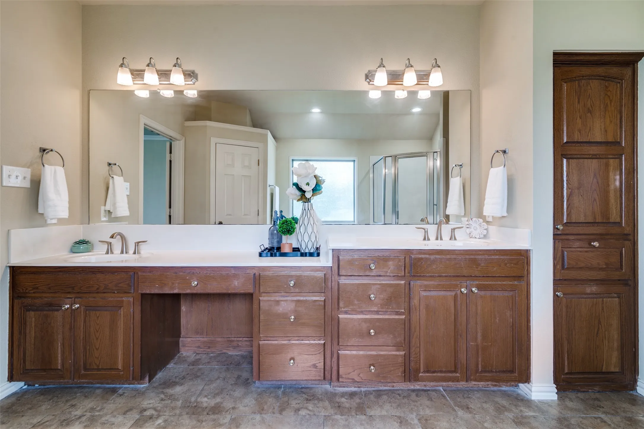 Single Family Residence For Sale in Kaufman County , 9798 Helms Trail, Forney, Texas 75126, 3 Bedrooms, 2 Bathrooms, 2 Garage spaces, 2,094 Sqft, built in 1999, Preowned, Price $650,000, mls#21232616, Real Estate Agent in Forney, Homes For Sale in Kaufman county, Homes For Sale in Forney, Realtor in Forney Texas, Real Estate Brokerage Independent Realty Texas, Luminita Cordes Realtor