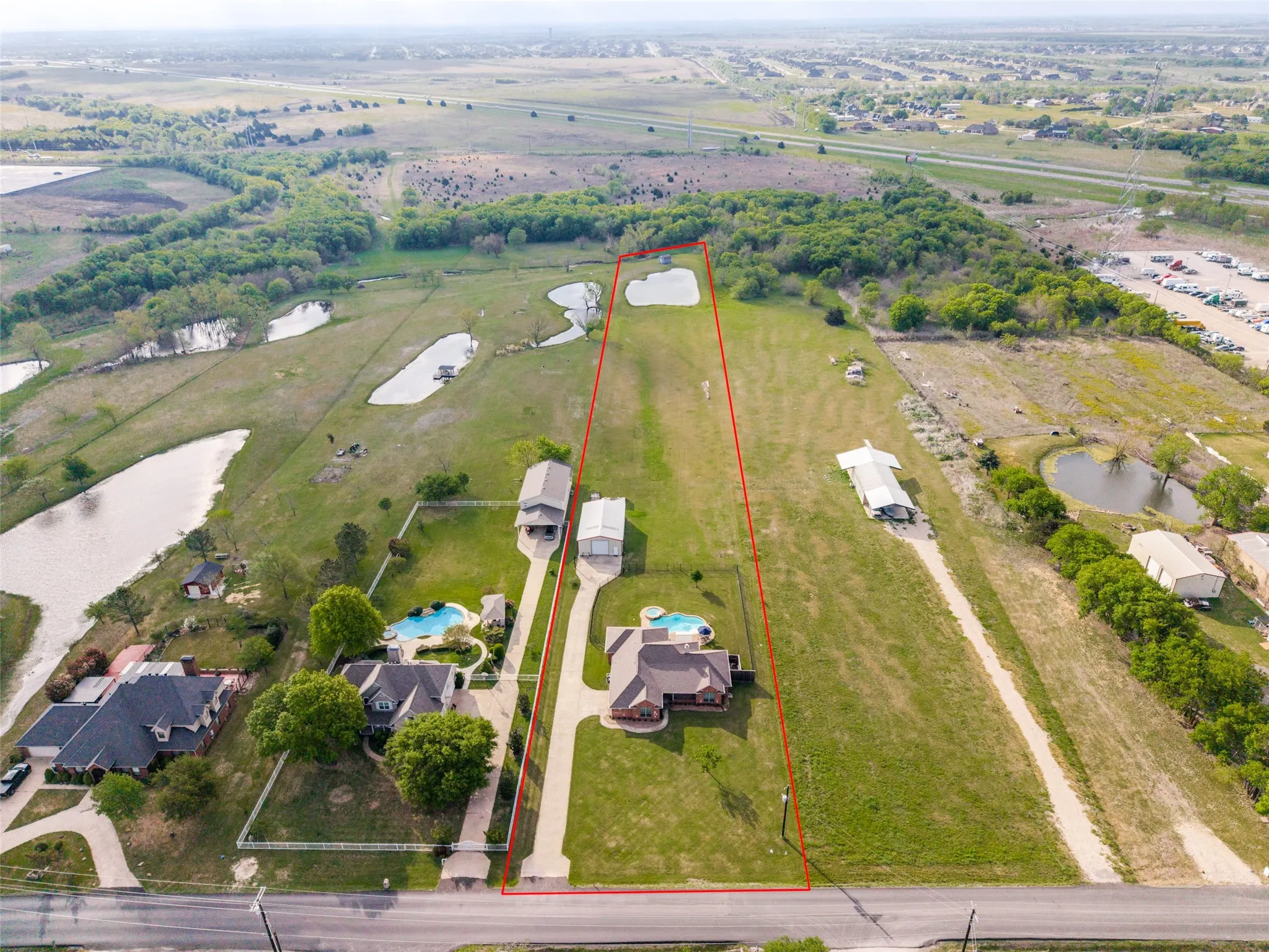 Single Family Residence For Sale in Kaufman County , 9798 Helms Trail, Forney, Texas 75126, 3 Bedrooms, 2 Bathrooms, 2 Garage spaces, 2,094 Sqft, built in 1999, Preowned, Price $650,000, mls#21232616, Real Estate Agent in Forney, Homes For Sale in Kaufman county, Homes For Sale in Forney, Realtor in Forney Texas, Real Estate Brokerage Independent Realty Texas, Luminita Cordes Realtor