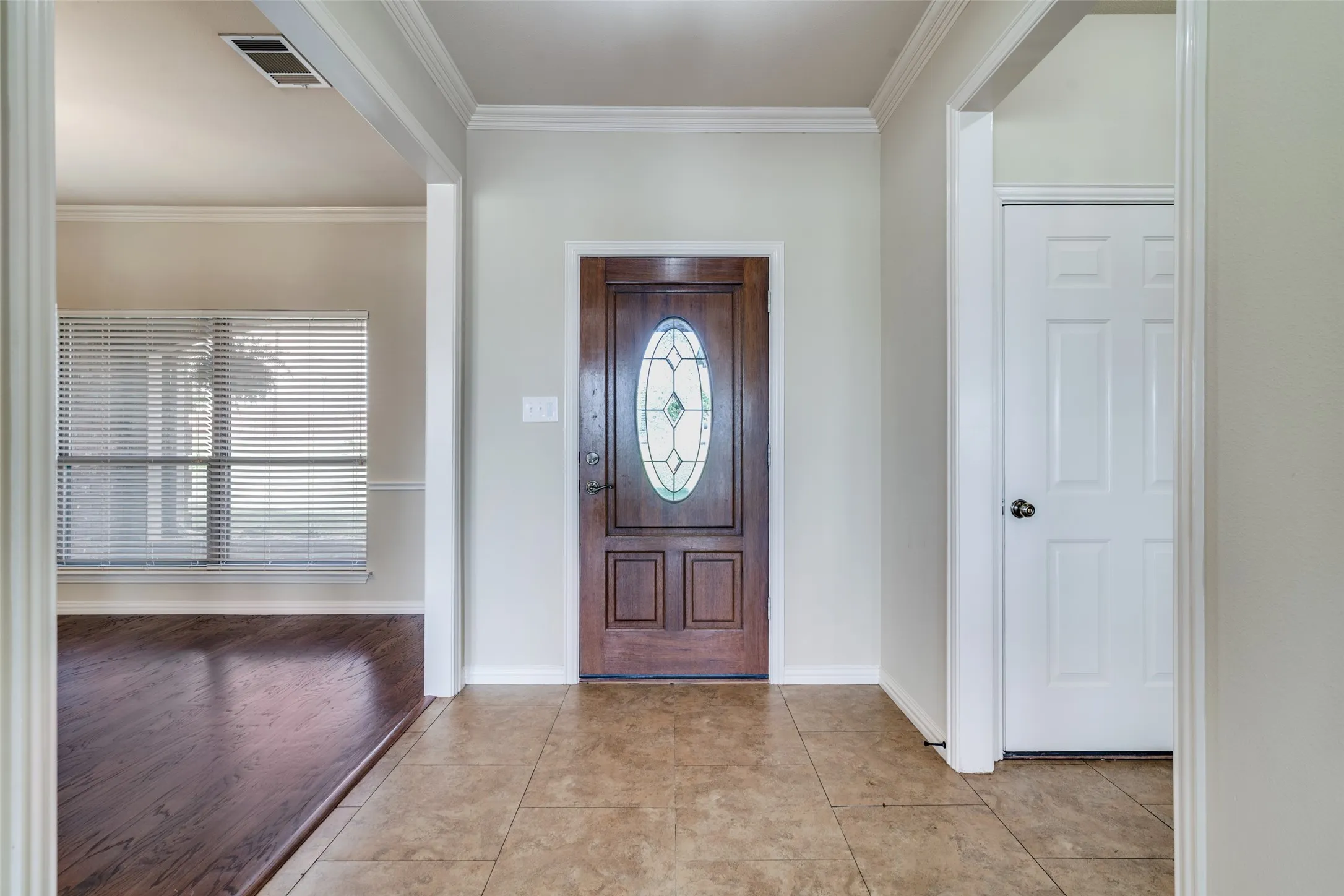 Single Family Residence For Sale in Kaufman County , 9798 Helms Trail, Forney, Texas 75126, 3 Bedrooms, 2 Bathrooms, 2 Garage spaces, 2,094 Sqft, built in 1999, Preowned, Price $650,000, mls#21232616, Real Estate Agent in Forney, Homes For Sale in Kaufman county, Homes For Sale in Forney, Realtor in Forney Texas, Real Estate Brokerage Independent Realty Texas, Luminita Cordes Realtor