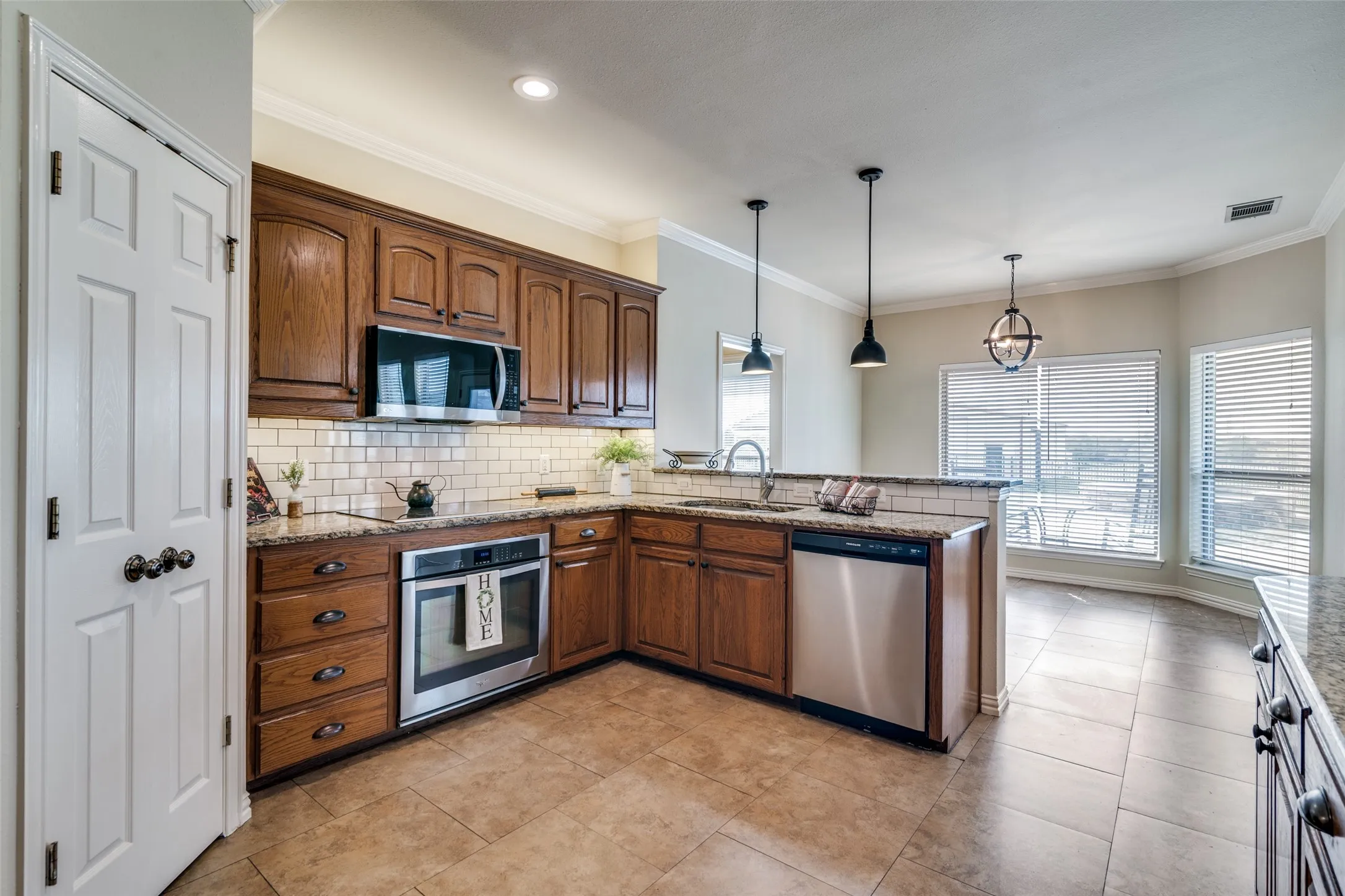 Single Family Residence For Sale in Kaufman County , 9798 Helms Trail, Forney, Texas 75126, 3 Bedrooms, 2 Bathrooms, 2 Garage spaces, 2,094 Sqft, built in 1999, Preowned, Price $650,000, mls#21232616, Real Estate Agent in Forney, Homes For Sale in Kaufman county, Homes For Sale in Forney, Realtor in Forney Texas, Real Estate Brokerage Independent Realty Texas, Luminita Cordes Realtor