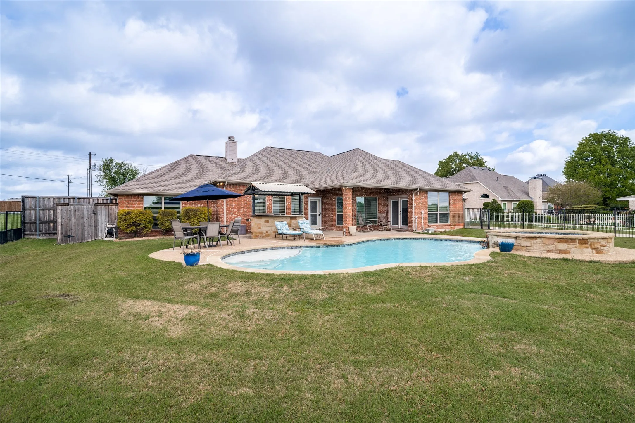 Single Family Residence For Sale in Kaufman County , 9798 Helms Trail, Forney, Texas 75126, 3 Bedrooms, 2 Bathrooms, 2 Garage spaces, 2,094 Sqft, built in 1999, Preowned, Price $650,000, mls#21232616, Real Estate Agent in Forney, Homes For Sale in Kaufman county, Homes For Sale in Forney, Realtor in Forney Texas, Real Estate Brokerage Independent Realty Texas, Luminita Cordes Realtor