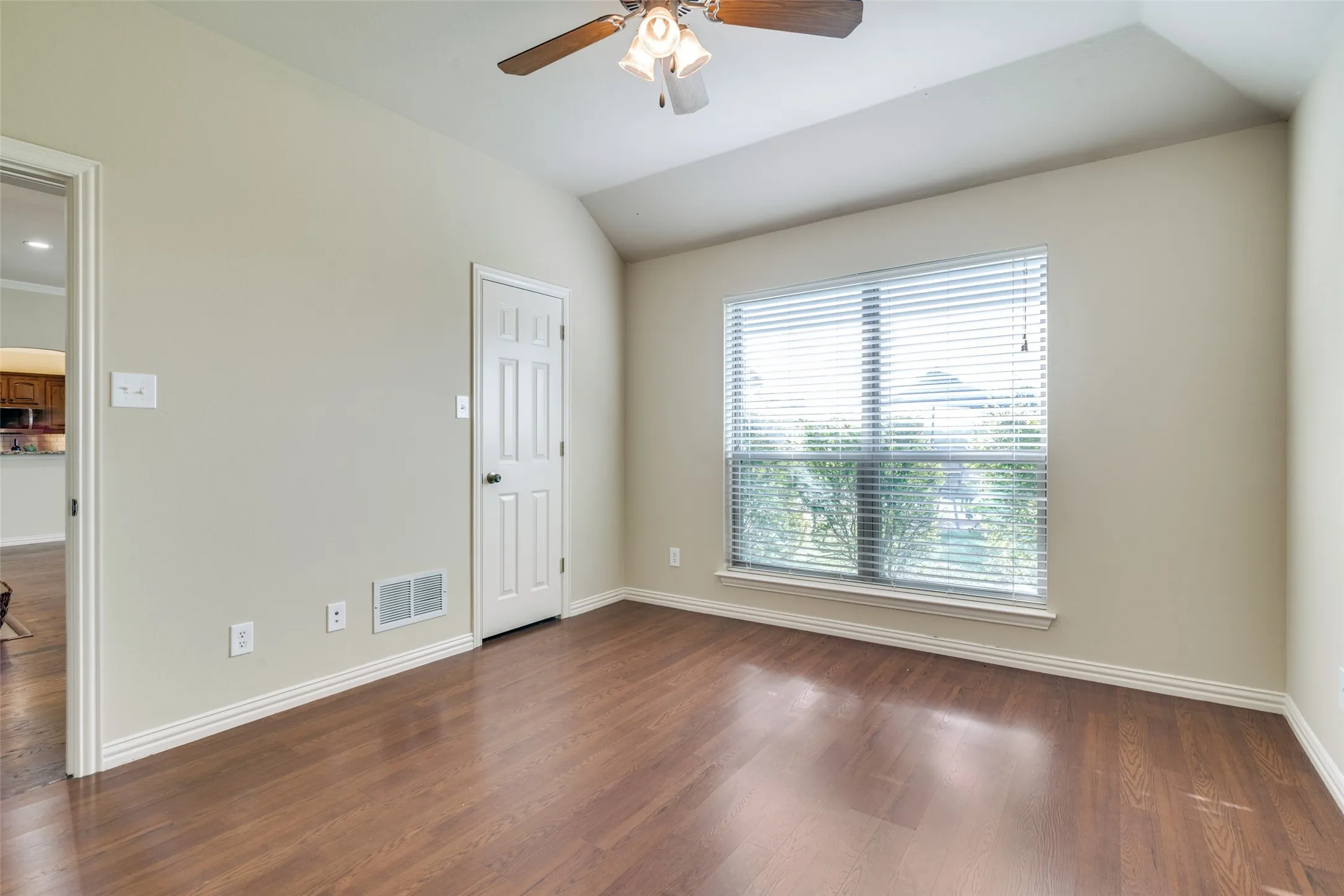 Single Family Residence For Sale in Kaufman County , 9798 Helms Trail, Forney, Texas 75126, 3 Bedrooms, 2 Bathrooms, 2 Garage spaces, 2,094 Sqft, built in 1999, Preowned, Price $650,000, mls#21232616, Real Estate Agent in Forney, Homes For Sale in Kaufman county, Homes For Sale in Forney, Realtor in Forney Texas, Real Estate Brokerage Independent Realty Texas, Luminita Cordes Realtor