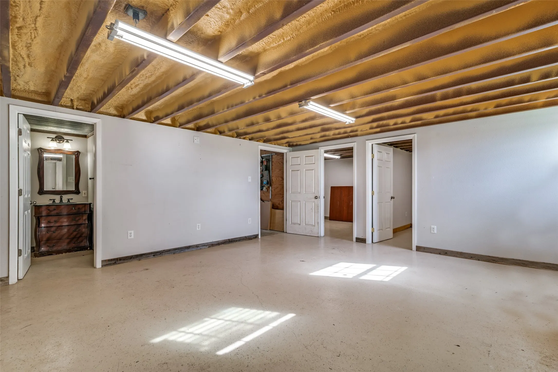 Single Family Residence For Sale in Kaufman County , 9798 Helms Trail, Forney, Texas 75126, 3 Bedrooms, 2 Bathrooms, 2 Garage spaces, 2,094 Sqft, built in 1999, Preowned, Price $650,000, mls#21232616, Real Estate Agent in Forney, Homes For Sale in Kaufman county, Homes For Sale in Forney, Realtor in Forney Texas, Real Estate Brokerage Independent Realty Texas, Luminita Cordes Realtor