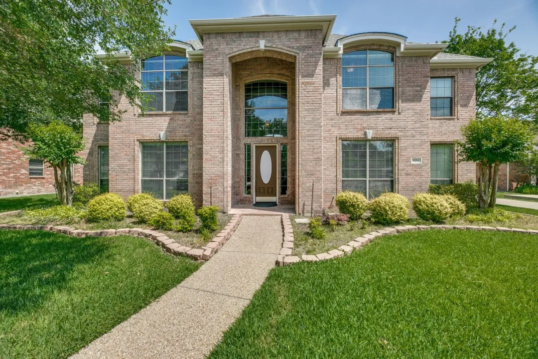 Single Family Residence For Rent in Dallas County , 9714 October Glory Lane, Rowlett, Texas 75089, 5 Bedrooms, 4 Bathrooms, 3 Garage spaces, 4,118 Sqft, built in 2002, Price $3,995, mls#21232633, Real Estate Agent in Rowlett, Homes For Rent in Dallas county, Homes For Rent in Rowlett, Realtor in Rowlett Texas, Real Estate Brokerage Independent Realty Texas, Luminita Cordes Realtor