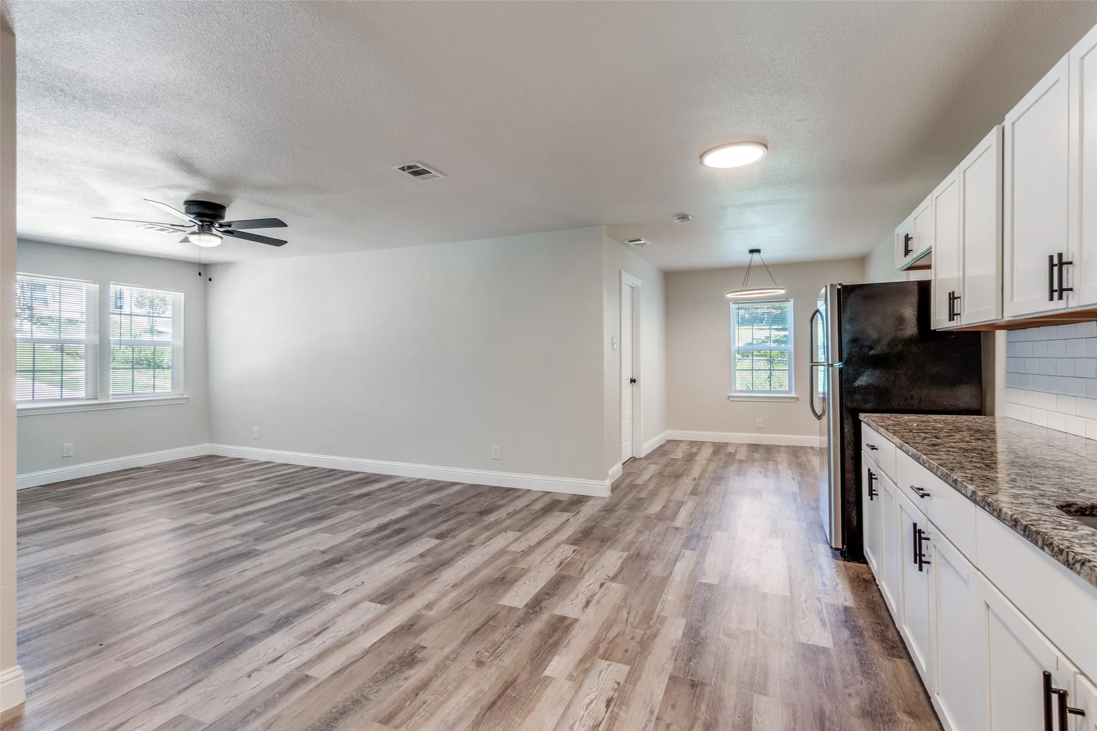 Single Family Residence For Sale in Dallas County , 6352 Latta Street, Dallas, Texas 75227, 4 Bedroom, 2 Bathroom, Garage spaces, 1,302 Sqft, built in 1954, Preowned, mls#21226894, Real Estate Agent in Dallas, Homes For Sale in Dallas county, Homes For Sale in Dallas, Realtor in Dallas Texas, Real Estate Brokerage Independent Realty Texas, Luminita Cordes Realtor