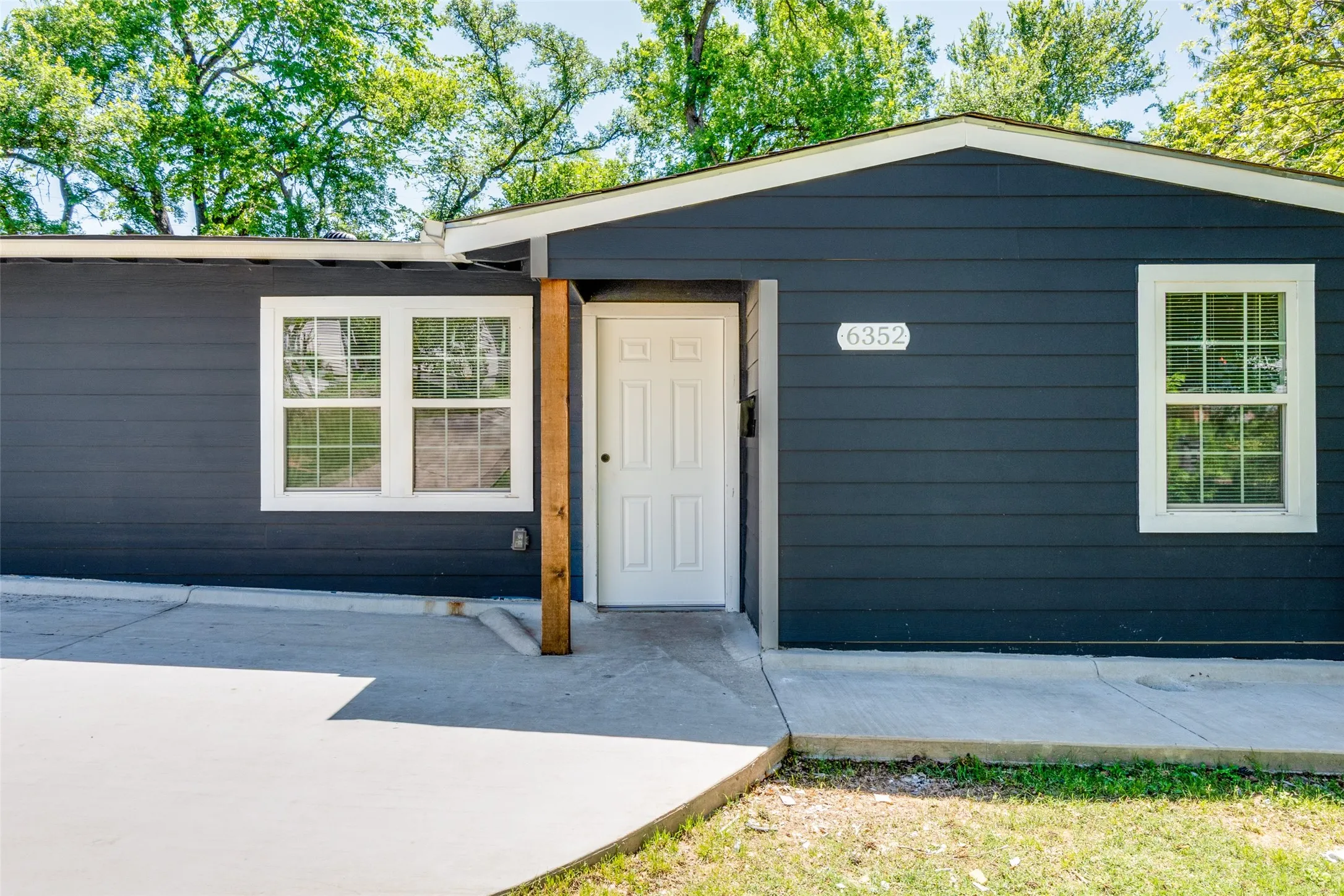 Single Family Residence For Sale in Dallas County , 6352 Latta Street, Dallas, Texas 75227, 4 Bedroom, 2 Bathroom, Garage spaces, 1,302 Sqft, built in 1954, Preowned, mls#21226894, Real Estate Agent in Dallas, Homes For Sale in Dallas county, Homes For Sale in Dallas, Realtor in Dallas Texas, Real Estate Brokerage Independent Realty Texas, Luminita Cordes Realtor