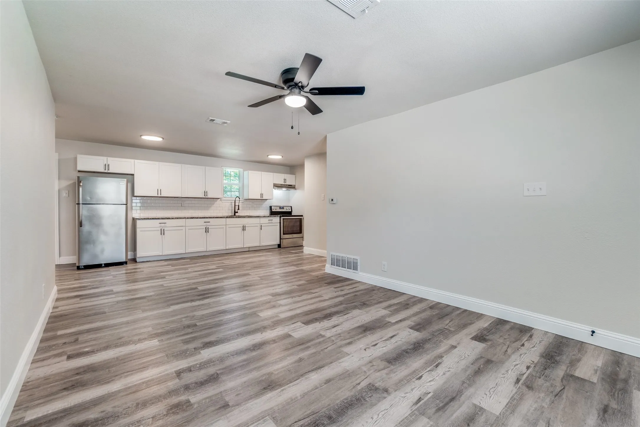 Single Family Residence For Sale in Dallas County , 6352 Latta Street, Dallas, Texas 75227, 4 Bedroom, 2 Bathroom, Garage spaces, 1,302 Sqft, built in 1954, Preowned, mls#21226894, Real Estate Agent in Dallas, Homes For Sale in Dallas county, Homes For Sale in Dallas, Realtor in Dallas Texas, Real Estate Brokerage Independent Realty Texas, Luminita Cordes Realtor