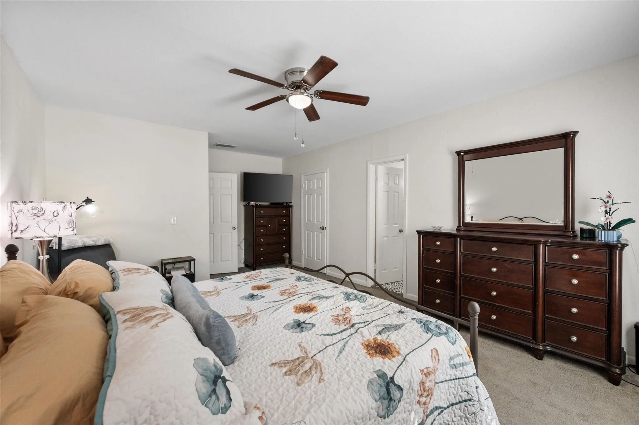 Single Family Residence For Sale in Navarro County , 2215 W Park Row Boulevard, Corsicana, Texas 75110, 4 Bedrooms, 2 Bathrooms, 1 Garage spaces, 2,136 Sqft, built in 1940, Price $240,000, mls#21232631, Real Estate Agent in Corsicana, Homes For Sale in Navarro county, Homes For Sale in Corsicana, Realtor in Corsicana Texas, Real Estate Brokerage Independent Realty Texas, Luminita Cordes Realtor