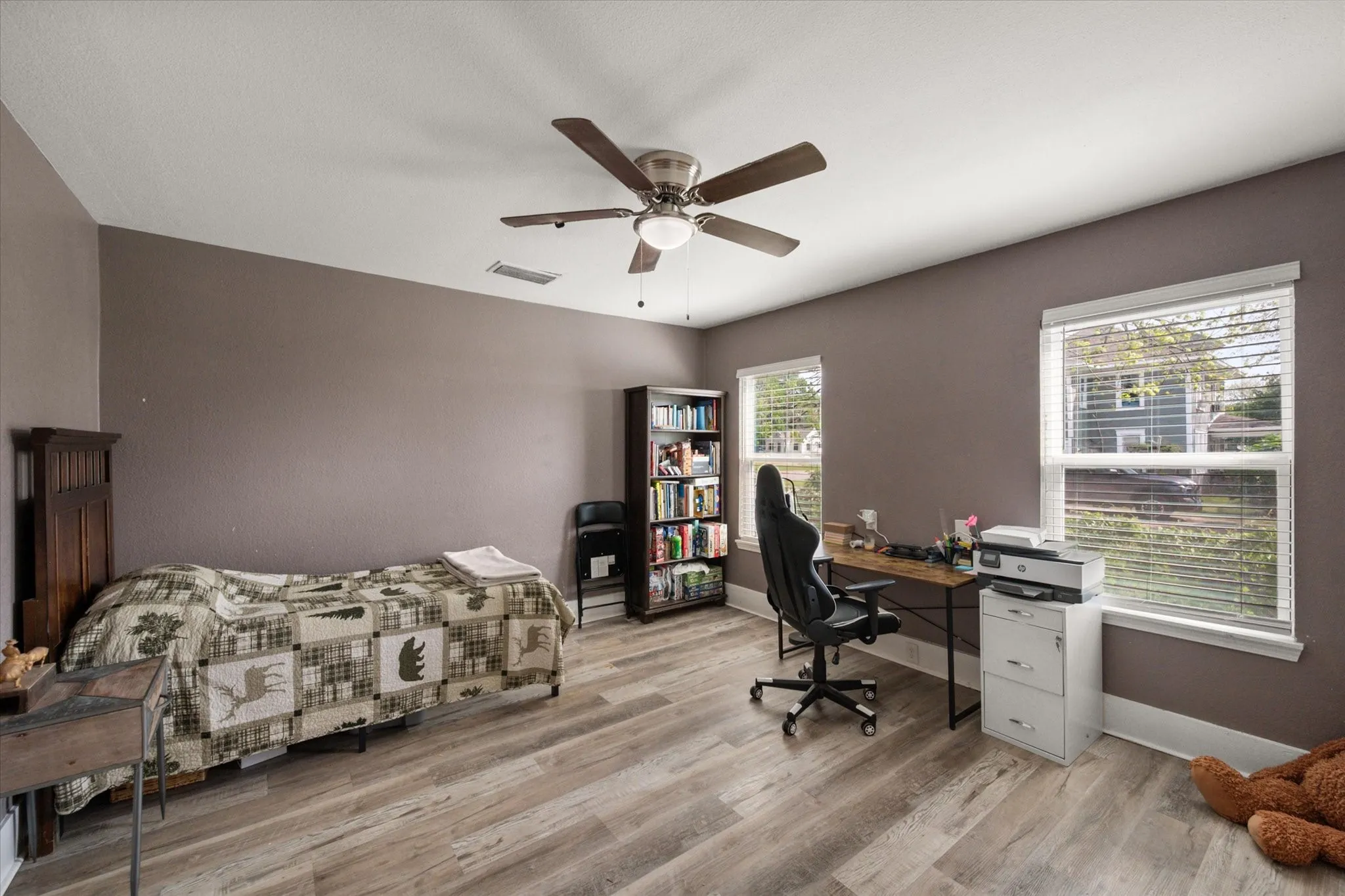 Single Family Residence For Sale in Navarro County , 2215 W Park Row Boulevard, Corsicana, Texas 75110, 4 Bedrooms, 2 Bathrooms, 1 Garage spaces, 2,136 Sqft, built in 1940, Price $240,000, mls#21232631, Real Estate Agent in Corsicana, Homes For Sale in Navarro county, Homes For Sale in Corsicana, Realtor in Corsicana Texas, Real Estate Brokerage Independent Realty Texas, Luminita Cordes Realtor