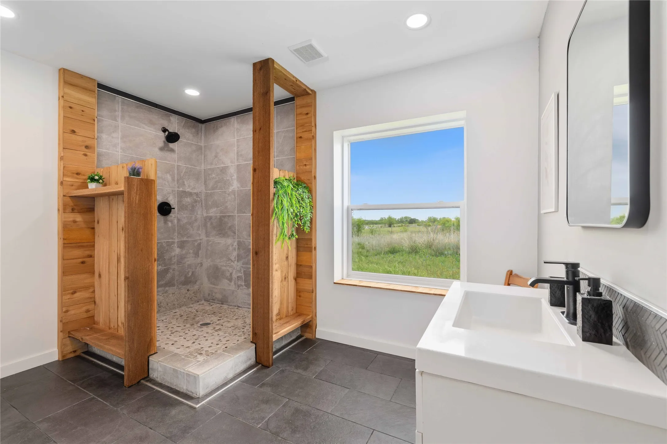2nd bathroom
