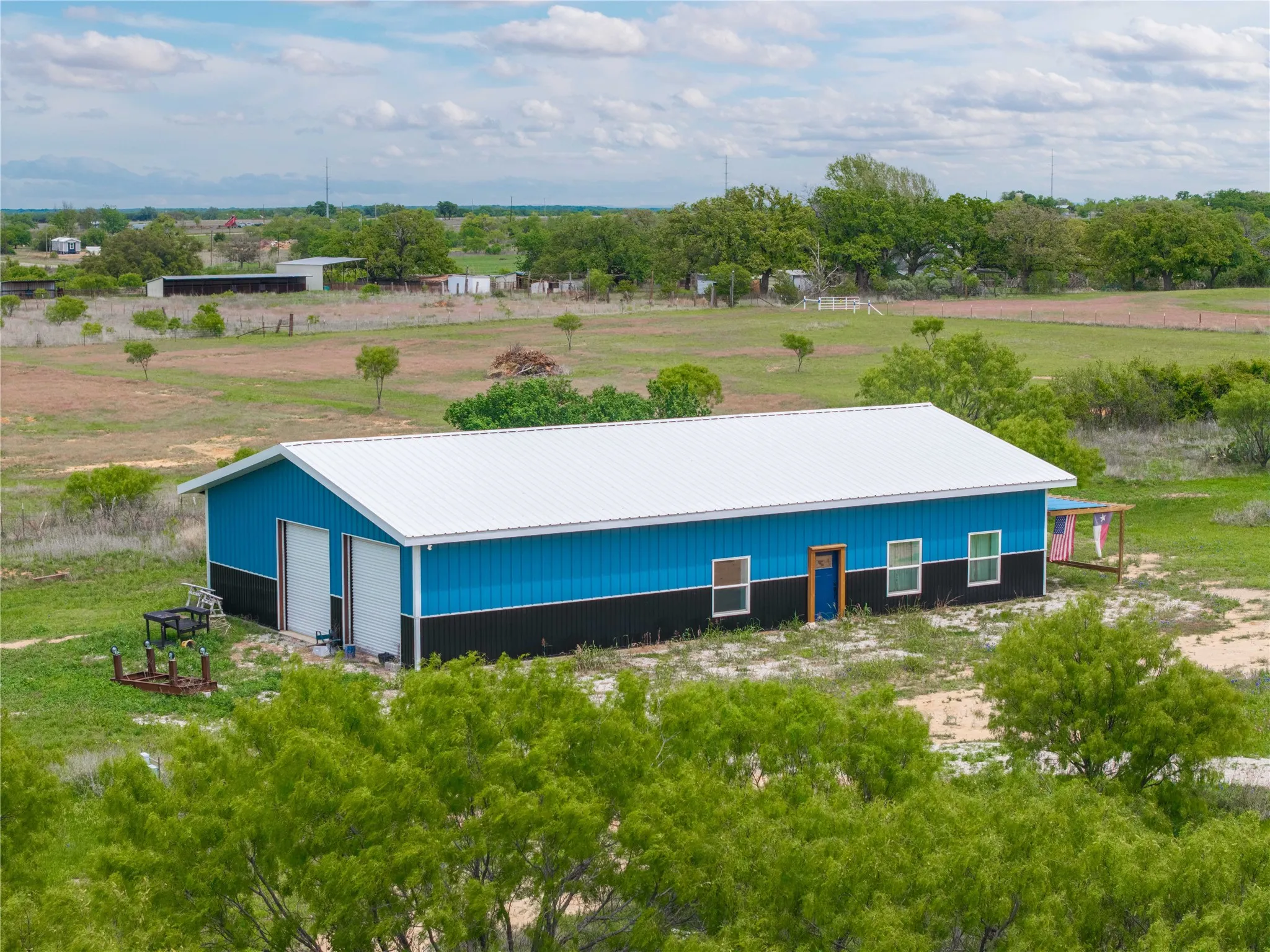 Single Family Residence For Sale in Brown County , 10150 HWY 67, Bangs, Texas 76823, 2 Bedroom, 2 Bathroom, 2 Garage spaces, 2,000 Sqft, built in 2024, Preowned, mls#21232679, Real Estate Agent in Bangs, Homes For Sale in Brown county, Homes For Sale in Bangs, Realtor in Bangs Texas, Real Estate Brokerage Independent Realty Texas, Luminita Cordes Realtor