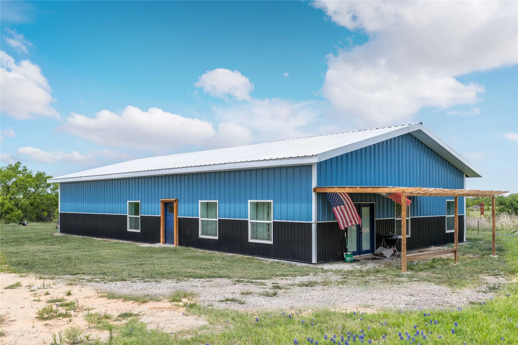 Single Family Residence For Sale in Brown County , 10150 HWY 67, Bangs, Texas 76823, 2 Bedroom, 2 Bathroom, 2 Garage spaces, 2,000 Sqft, built in 2024, Preowned, mls#21232679, Real Estate Agent in Bangs, Homes For Sale in Brown county, Homes For Sale in Bangs, Realtor in Bangs Texas, Real Estate Brokerage Independent Realty Texas, Luminita Cordes Realtor