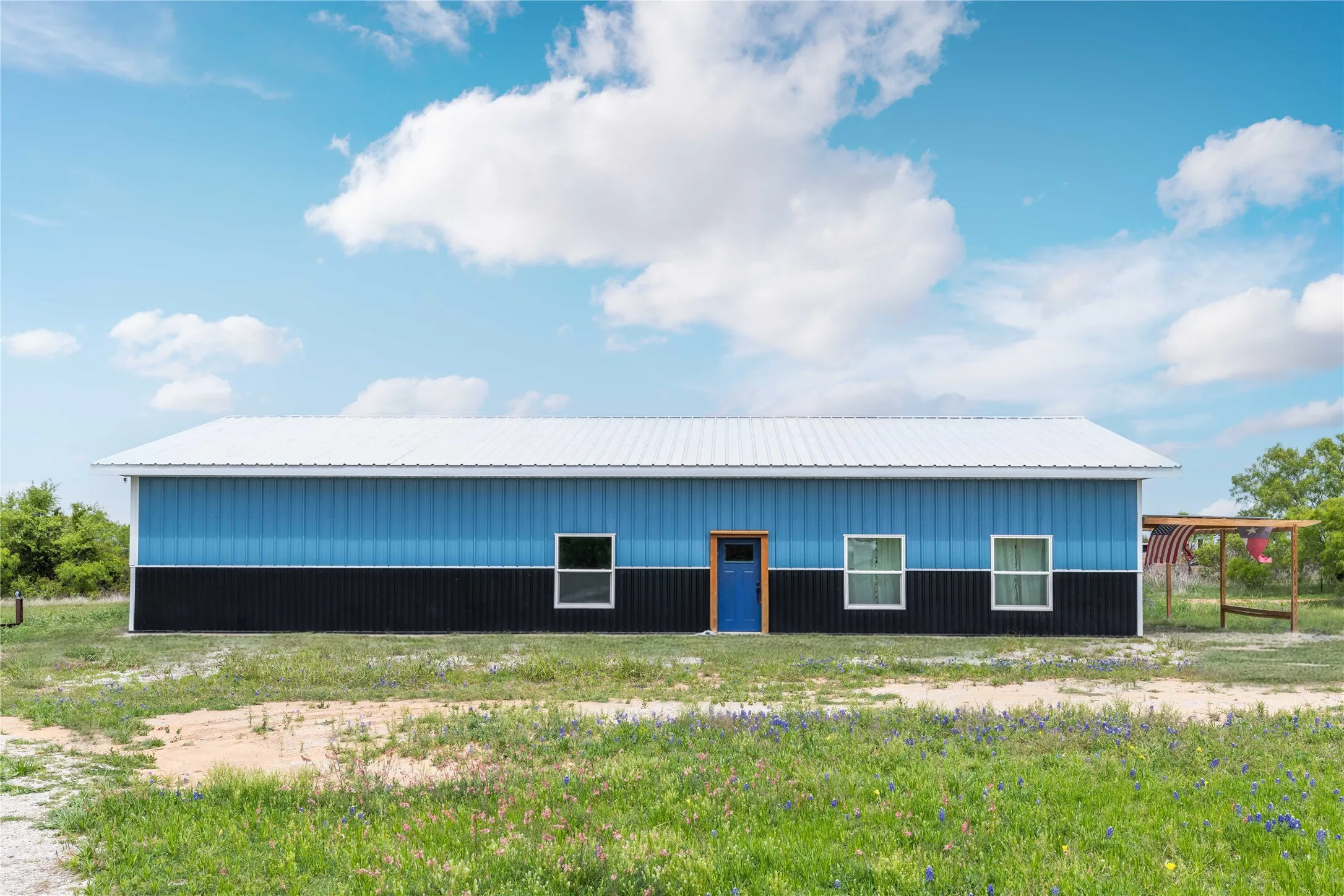 Single Family Residence For Sale in Brown County , 10150 HWY 67, Bangs, Texas 76823, 2 Bedroom, 2 Bathroom, 2 Garage spaces, 2,000 Sqft, built in 2024, Preowned, mls#21232679, Real Estate Agent in Bangs, Homes For Sale in Brown county, Homes For Sale in Bangs, Realtor in Bangs Texas, Real Estate Brokerage Independent Realty Texas, Luminita Cordes Realtor