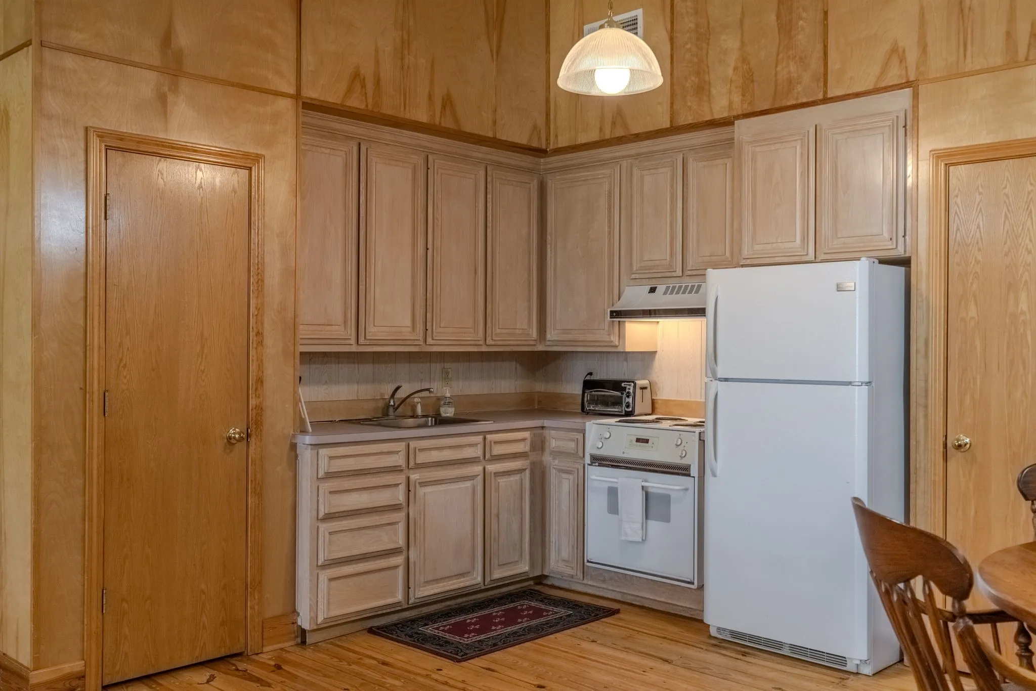 Farm For Sale in Camp County , 166 CR 2112, Pittsburg, Texas 75686, 5 Bedroom, 4 Bathroom, 2 Garage spaces, 4,123 Sqft, built in 1985, Preowned, mls#21232840, Real Estate Agent in Pittsburg, Homes For Sale in Camp county, Homes For Sale in Pittsburg, Realtor in Pittsburg Texas, Real Estate Brokerage Independent Realty Texas, Luminita Cordes Realtor