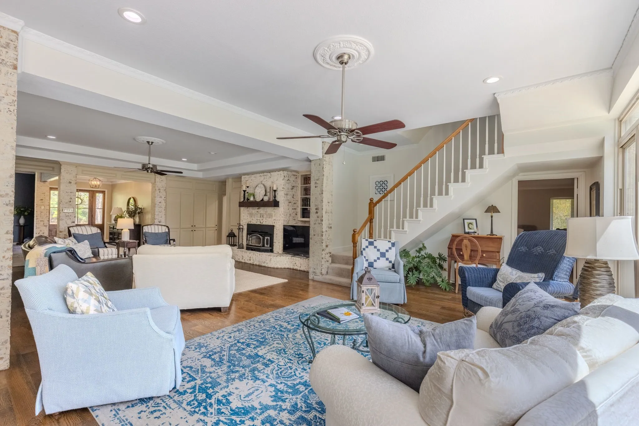Farm For Sale in Camp County , 166 CR 2112, Pittsburg, Texas 75686, 5 Bedroom, 4 Bathroom, 2 Garage spaces, 4,123 Sqft, built in 1985, Preowned, mls#21232840, Real Estate Agent in Pittsburg, Homes For Sale in Camp county, Homes For Sale in Pittsburg, Realtor in Pittsburg Texas, Real Estate Brokerage Independent Realty Texas, Luminita Cordes Realtor