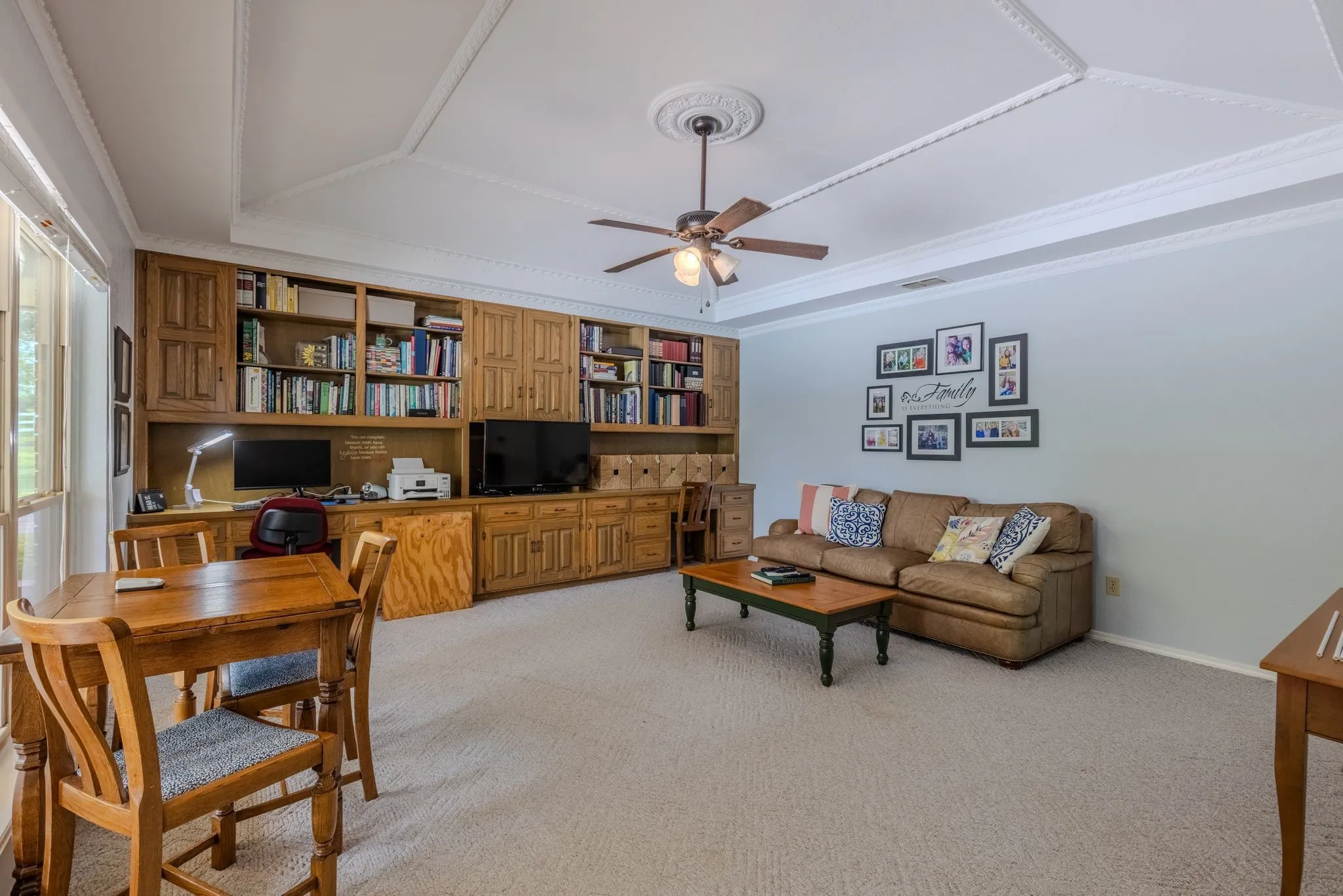 Farm For Sale in Camp County , 166 CR 2112, Pittsburg, Texas 75686, 5 Bedroom, 4 Bathroom, 2 Garage spaces, 4,123 Sqft, built in 1985, Preowned, mls#21232840, Real Estate Agent in Pittsburg, Homes For Sale in Camp county, Homes For Sale in Pittsburg, Realtor in Pittsburg Texas, Real Estate Brokerage Independent Realty Texas, Luminita Cordes Realtor