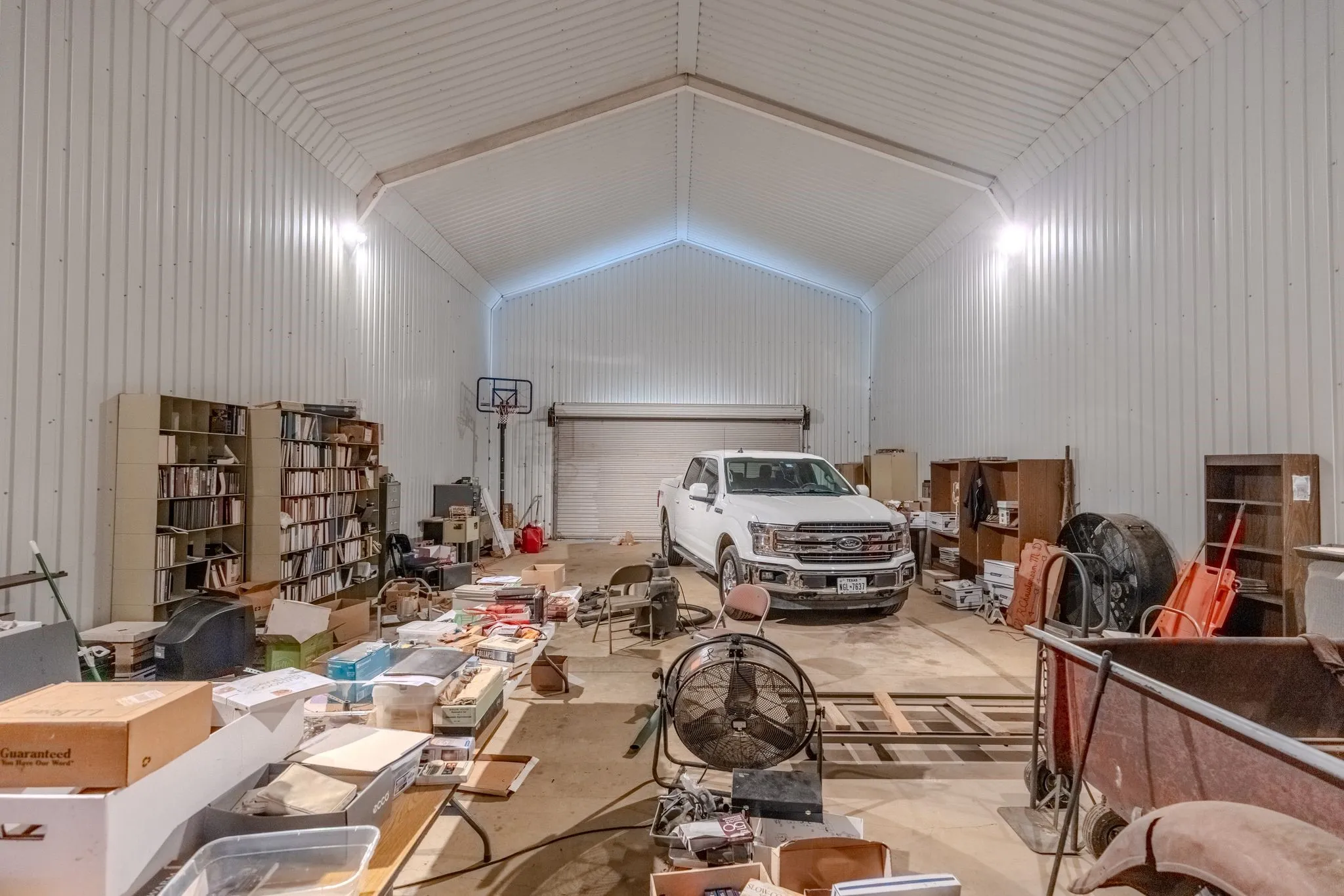 Farm For Sale in Camp County , 166 CR 2112, Pittsburg, Texas 75686, 5 Bedroom, 4 Bathroom, 2 Garage spaces, 4,123 Sqft, built in 1985, Preowned, mls#21232840, Real Estate Agent in Pittsburg, Homes For Sale in Camp county, Homes For Sale in Pittsburg, Realtor in Pittsburg Texas, Real Estate Brokerage Independent Realty Texas, Luminita Cordes Realtor