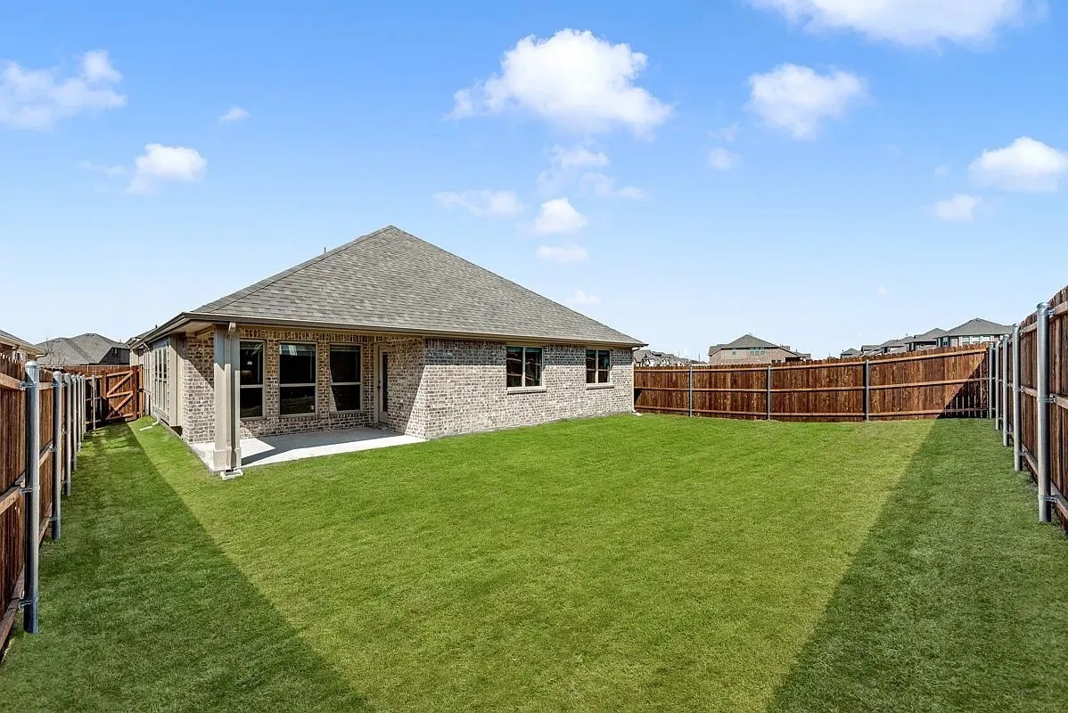 Single Family Residence For Sale in Dallas County , 3244 Southampton Drive, Mesquite, Texas 75181, 4 Bedroom, 2 Bathroom, 2 Garage spaces, 2,056 Sqft, built in 2022, Preowned, mls#21232735, Real Estate Agent in Mesquite, Homes For Sale in Dallas county, Homes For Sale in Mesquite, Realtor in Mesquite Texas, Real Estate Brokerage Independent Realty Texas, Luminita Cordes Realtor