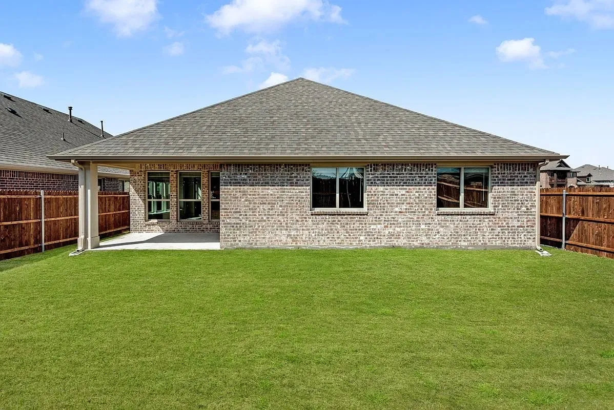 Single Family Residence For Sale in Dallas County , 3244 Southampton Drive, Mesquite, Texas 75181, 4 Bedroom, 2 Bathroom, 2 Garage spaces, 2,056 Sqft, built in 2022, Preowned, mls#21232735, Real Estate Agent in Mesquite, Homes For Sale in Dallas county, Homes For Sale in Mesquite, Realtor in Mesquite Texas, Real Estate Brokerage Independent Realty Texas, Luminita Cordes Realtor