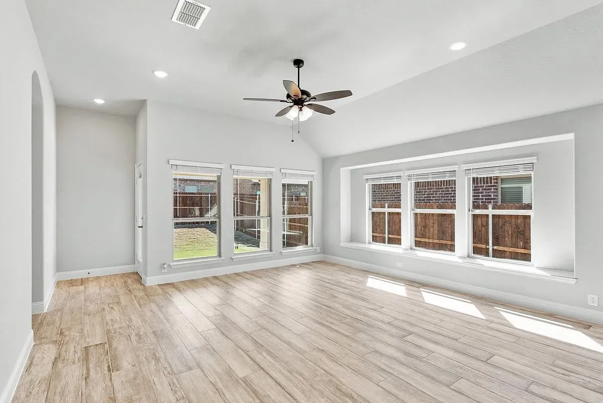 Single Family Residence For Sale in Dallas County , 3244 Southampton Drive, Mesquite, Texas 75181, 4 Bedroom, 2 Bathroom, 2 Garage spaces, 2,056 Sqft, built in 2022, Preowned, mls#21232735, Real Estate Agent in Mesquite, Homes For Sale in Dallas county, Homes For Sale in Mesquite, Realtor in Mesquite Texas, Real Estate Brokerage Independent Realty Texas, Luminita Cordes Realtor