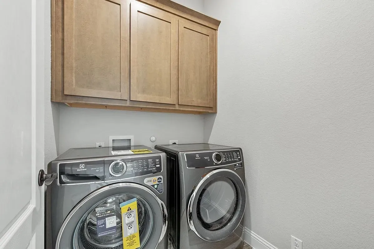 Single Family Residence For Sale in Dallas County , 3244 Southampton Drive, Mesquite, Texas 75181, 4 Bedroom, 2 Bathroom, 2 Garage spaces, 2,056 Sqft, built in 2022, Preowned, mls#21232735, Real Estate Agent in Mesquite, Homes For Sale in Dallas county, Homes For Sale in Mesquite, Realtor in Mesquite Texas, Real Estate Brokerage Independent Realty Texas, Luminita Cordes Realtor