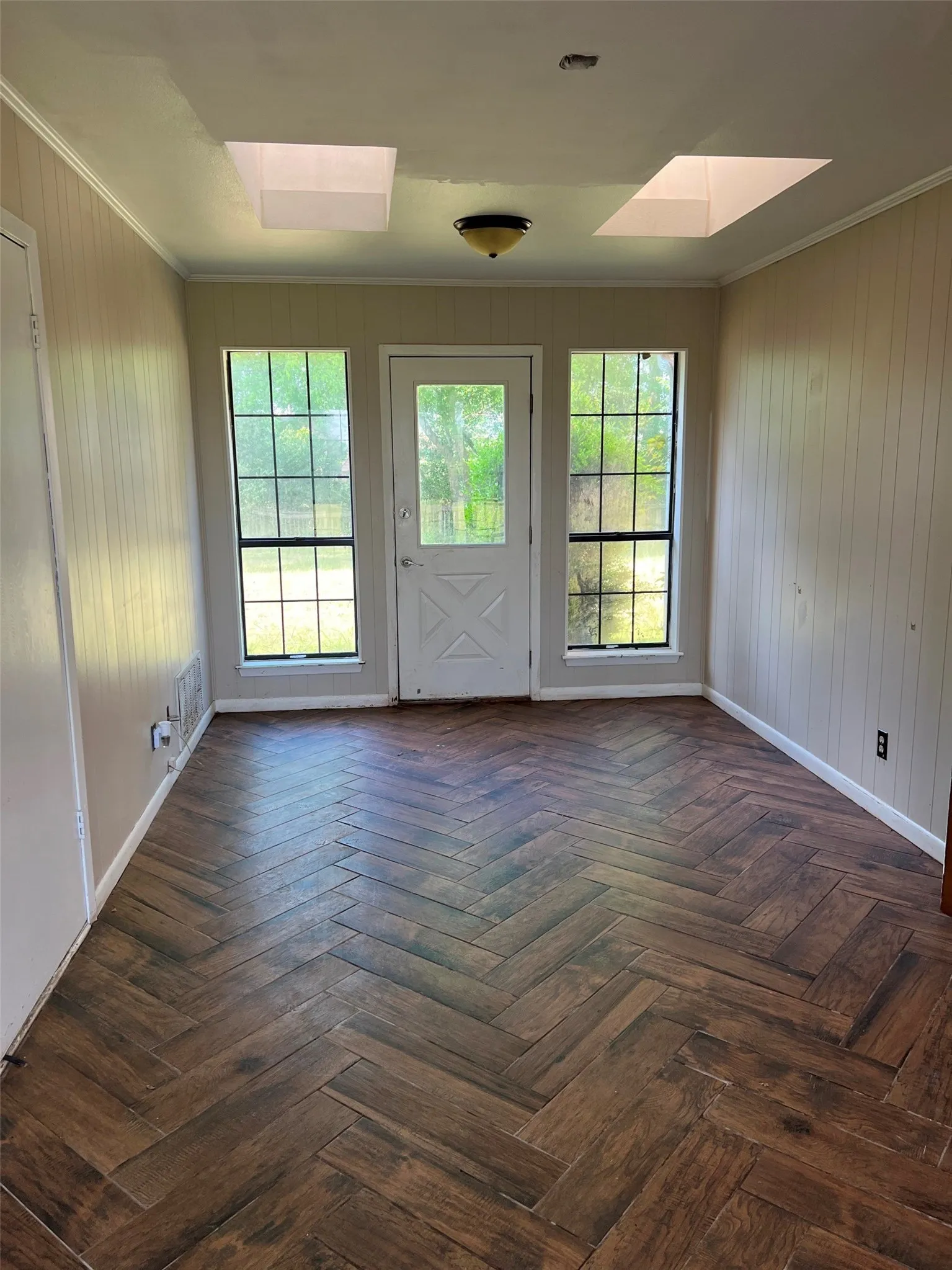 Single Family Residence For Sale in Henderson County , 22577 Lime Street, Frankston, Texas 75763, 3 Bedroom, 3 Bathroom, 3 Garage spaces, 2,417 Sqft, built in 1990, Preowned, mls#21232837, Real Estate Agent in Frankston, Homes For Sale in Henderson county, Homes For Sale in Frankston, Realtor in Frankston Texas, Real Estate Brokerage Independent Realty Texas, Luminita Cordes Realtor