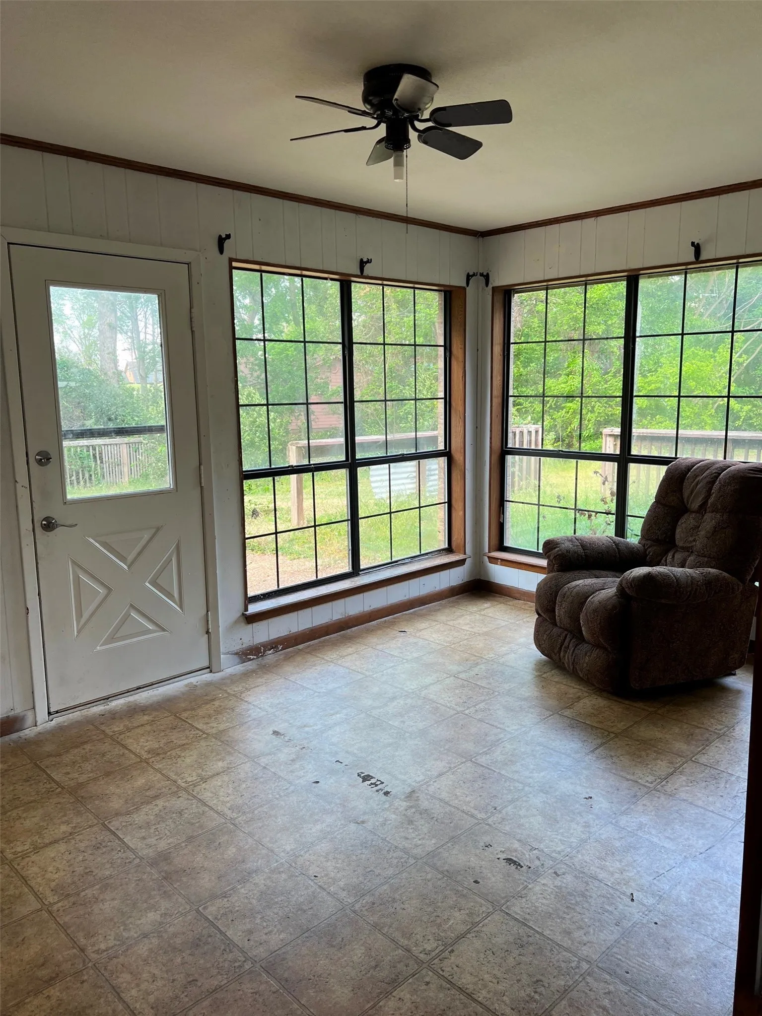 Single Family Residence For Sale in Henderson County , 22577 Lime Street, Frankston, Texas 75763, 3 Bedroom, 3 Bathroom, 3 Garage spaces, 2,417 Sqft, built in 1990, Preowned, mls#21232837, Real Estate Agent in Frankston, Homes For Sale in Henderson county, Homes For Sale in Frankston, Realtor in Frankston Texas, Real Estate Brokerage Independent Realty Texas, Luminita Cordes Realtor