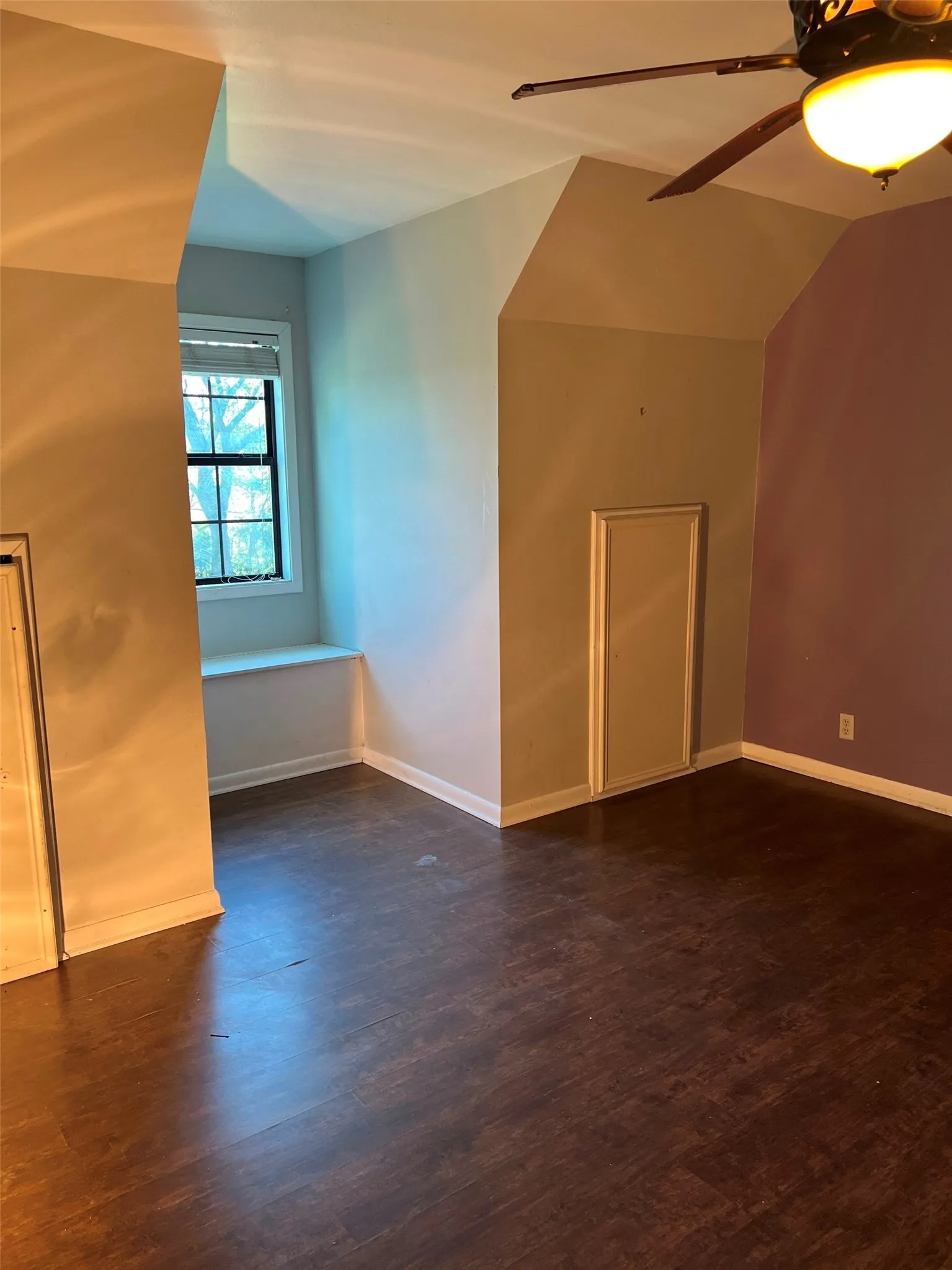 Single Family Residence For Sale in Henderson County , 22577 Lime Street, Frankston, Texas 75763, 3 Bedroom, 3 Bathroom, 3 Garage spaces, 2,417 Sqft, built in 1990, Preowned, mls#21232837, Real Estate Agent in Frankston, Homes For Sale in Henderson county, Homes For Sale in Frankston, Realtor in Frankston Texas, Real Estate Brokerage Independent Realty Texas, Luminita Cordes Realtor