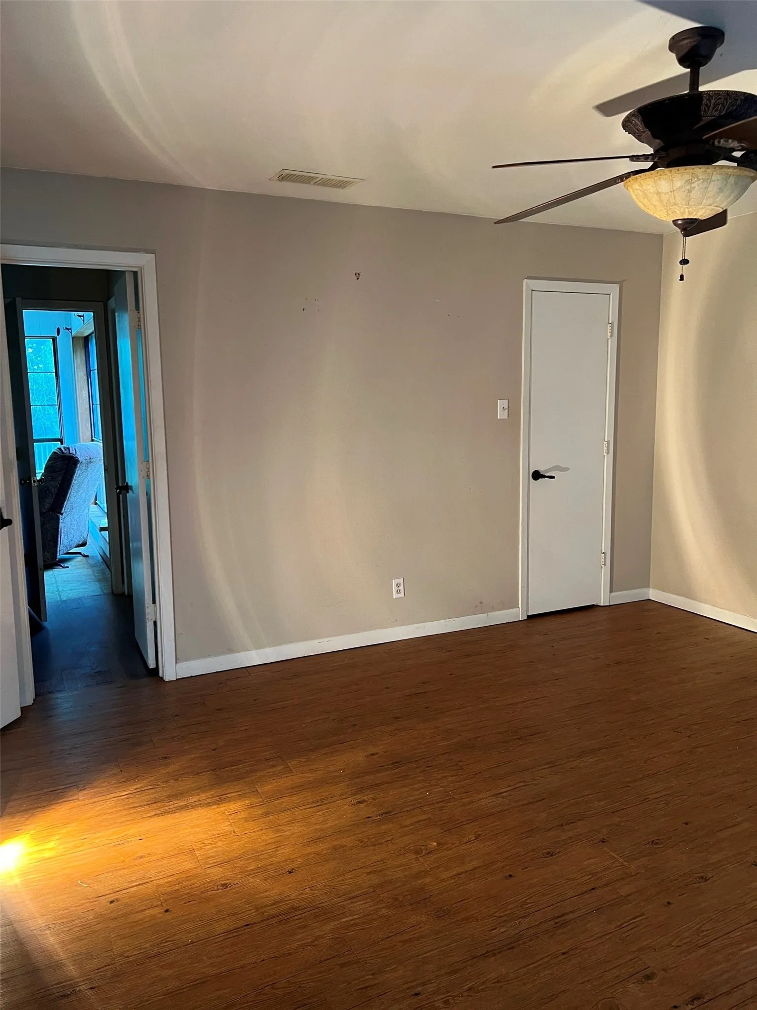 Single Family Residence For Sale in Henderson County , 22577 Lime Street, Frankston, Texas 75763, 3 Bedroom, 3 Bathroom, 3 Garage spaces, 2,417 Sqft, built in 1990, Preowned, mls#21232837, Real Estate Agent in Frankston, Homes For Sale in Henderson county, Homes For Sale in Frankston, Realtor in Frankston Texas, Real Estate Brokerage Independent Realty Texas, Luminita Cordes Realtor