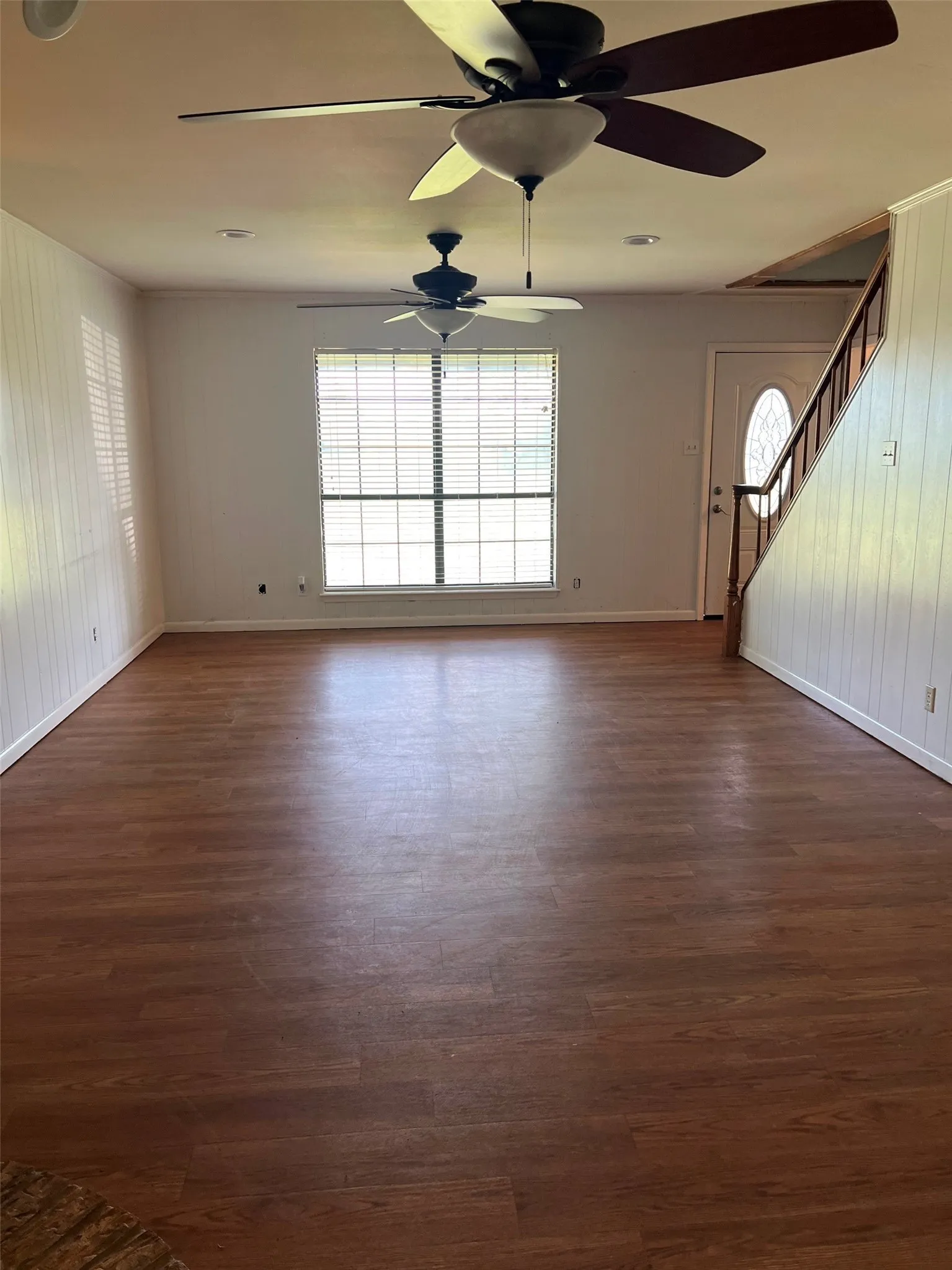 Single Family Residence For Sale in Henderson County , 22577 Lime Street, Frankston, Texas 75763, 3 Bedroom, 3 Bathroom, 3 Garage spaces, 2,417 Sqft, built in 1990, Preowned, mls#21232837, Real Estate Agent in Frankston, Homes For Sale in Henderson county, Homes For Sale in Frankston, Realtor in Frankston Texas, Real Estate Brokerage Independent Realty Texas, Luminita Cordes Realtor