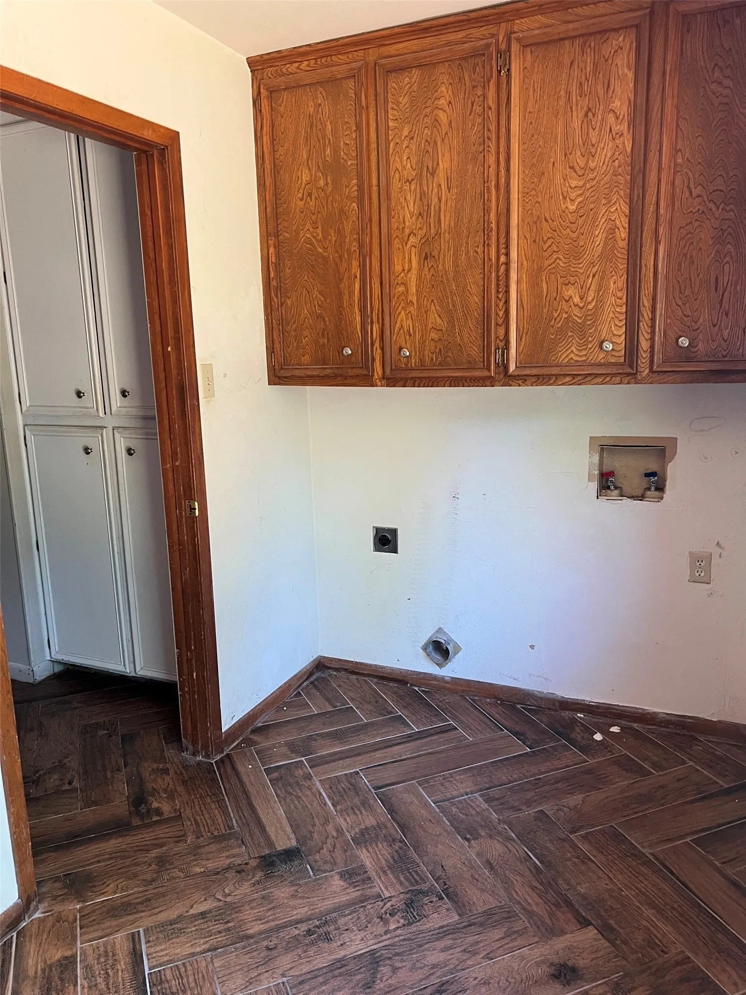 Single Family Residence For Sale in Henderson County , 22577 Lime Street, Frankston, Texas 75763, 3 Bedroom, 3 Bathroom, 3 Garage spaces, 2,417 Sqft, built in 1990, Preowned, mls#21232837, Real Estate Agent in Frankston, Homes For Sale in Henderson county, Homes For Sale in Frankston, Realtor in Frankston Texas, Real Estate Brokerage Independent Realty Texas, Luminita Cordes Realtor