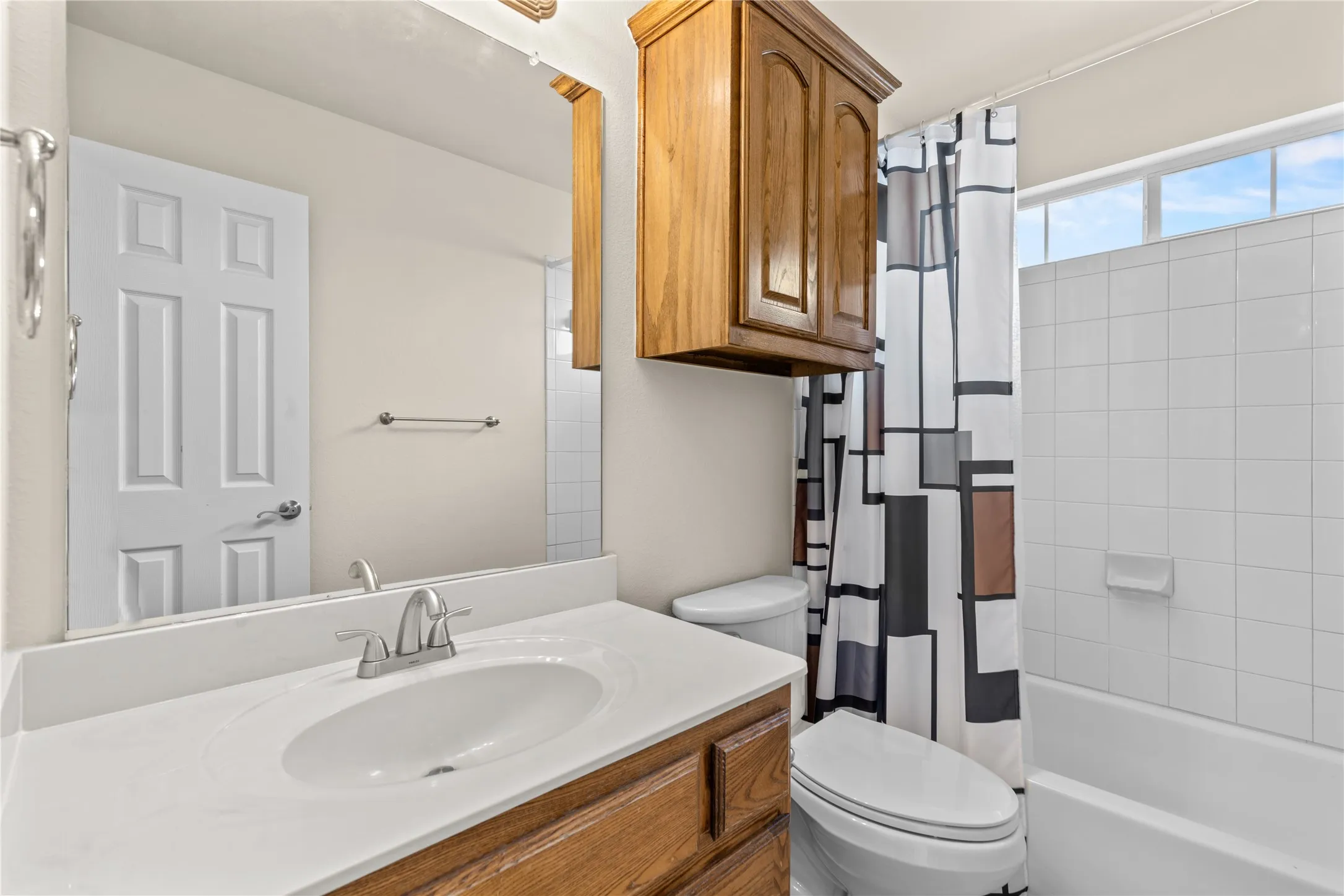 Single Family Residence For Sale in Collin County , 613 Windward Drive, Murphy, Texas 75094, 5 Bedroom, 3 Bathroom, 3 Garage spaces, 3,381 Sqft, built in 2008, Preowned, mls#21230261, Real Estate Agent in Murphy, Homes For Sale in Collin county, Homes For Sale in Murphy, Realtor in Murphy Texas, Real Estate Brokerage Independent Realty Texas, Luminita Cordes Realtor