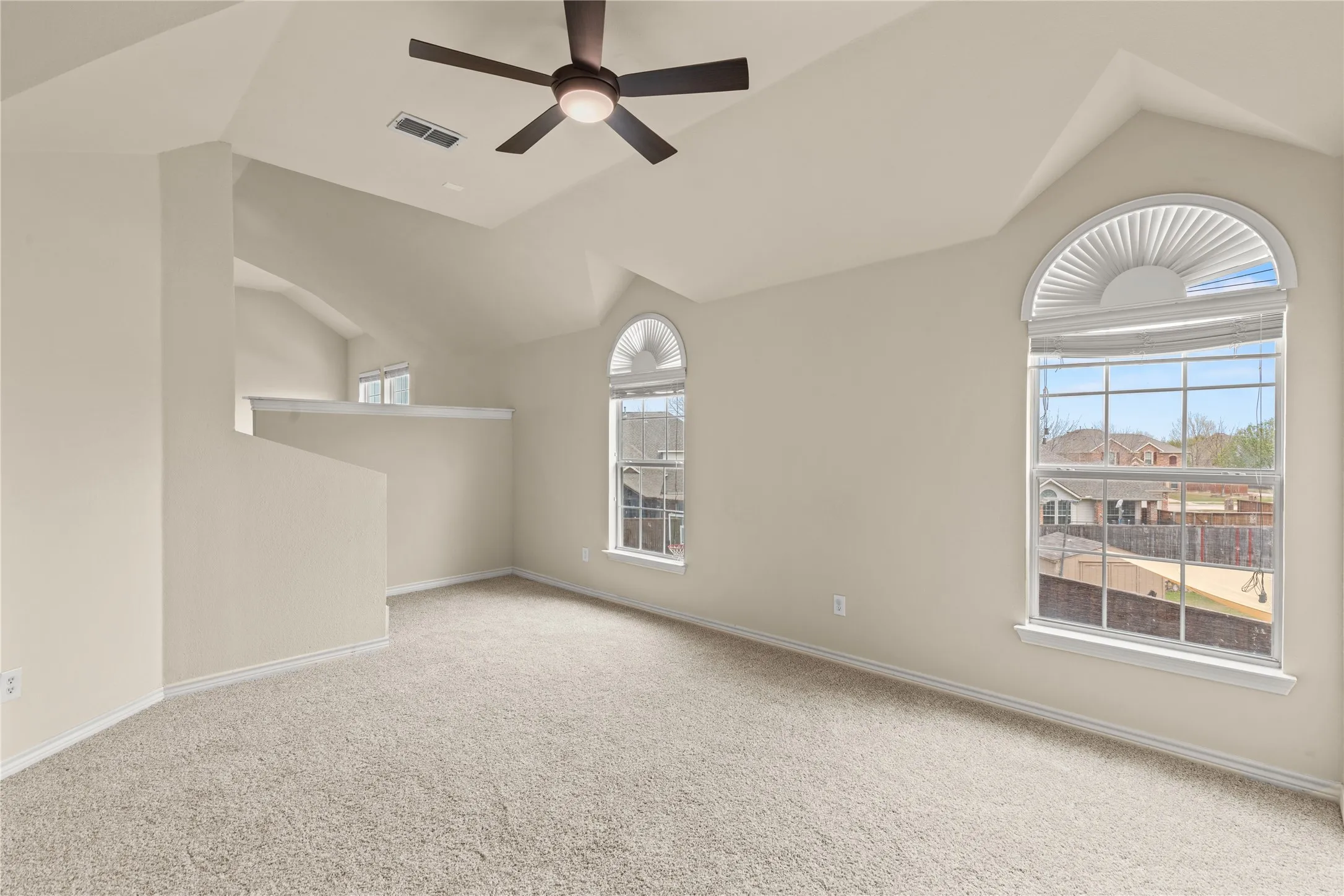 Single Family Residence For Sale in Collin County , 613 Windward Drive, Murphy, Texas 75094, 5 Bedroom, 3 Bathroom, 3 Garage spaces, 3,381 Sqft, built in 2008, Preowned, mls#21230261, Real Estate Agent in Murphy, Homes For Sale in Collin county, Homes For Sale in Murphy, Realtor in Murphy Texas, Real Estate Brokerage Independent Realty Texas, Luminita Cordes Realtor
