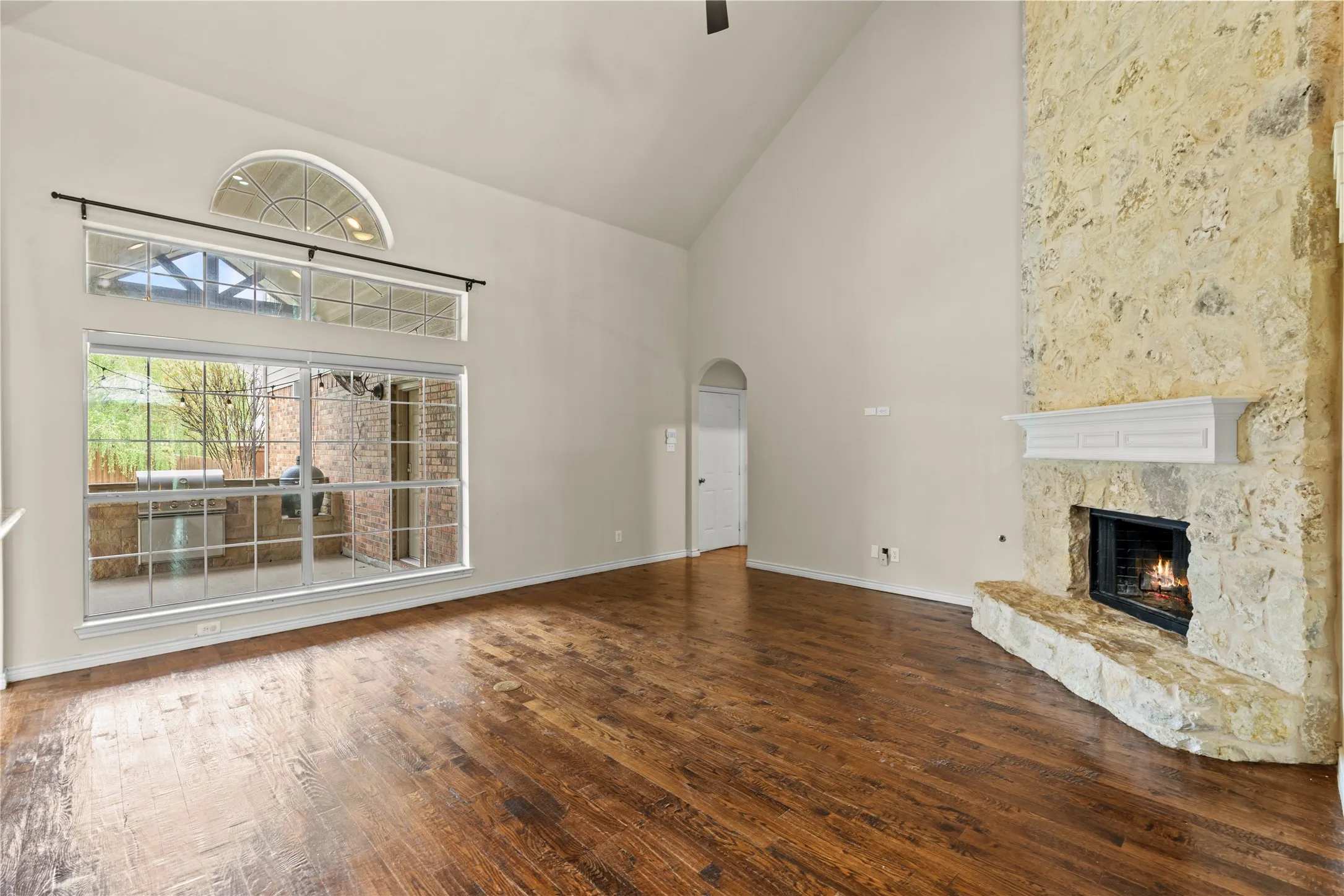 Single Family Residence For Sale in Collin County , 613 Windward Drive, Murphy, Texas 75094, 5 Bedroom, 3 Bathroom, 3 Garage spaces, 3,381 Sqft, built in 2008, Preowned, mls#21230261, Real Estate Agent in Murphy, Homes For Sale in Collin county, Homes For Sale in Murphy, Realtor in Murphy Texas, Real Estate Brokerage Independent Realty Texas, Luminita Cordes Realtor