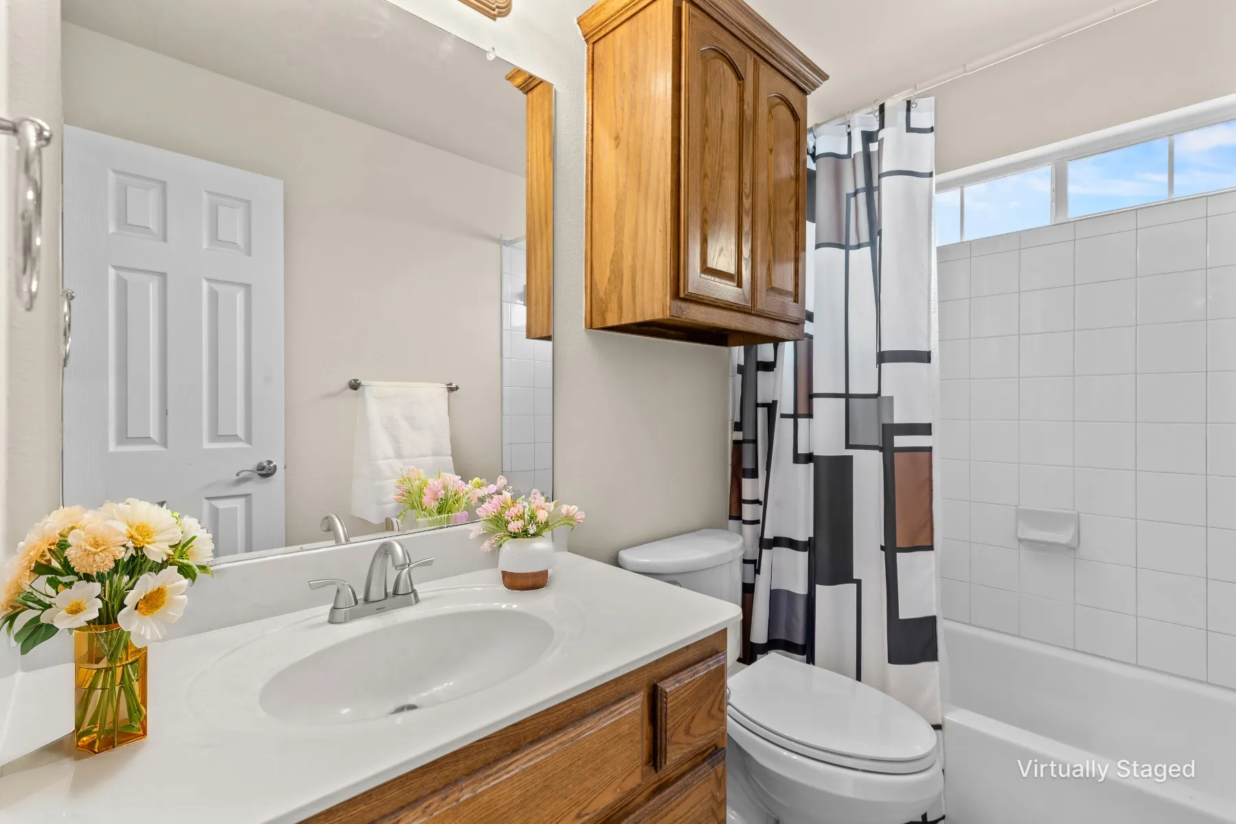 Single Family Residence For Sale in Collin County , 613 Windward Drive, Murphy, Texas 75094, 5 Bedroom, 3 Bathroom, 3 Garage spaces, 3,381 Sqft, built in 2008, Preowned, mls#21230261, Real Estate Agent in Murphy, Homes For Sale in Collin county, Homes For Sale in Murphy, Realtor in Murphy Texas, Real Estate Brokerage Independent Realty Texas, Luminita Cordes Realtor