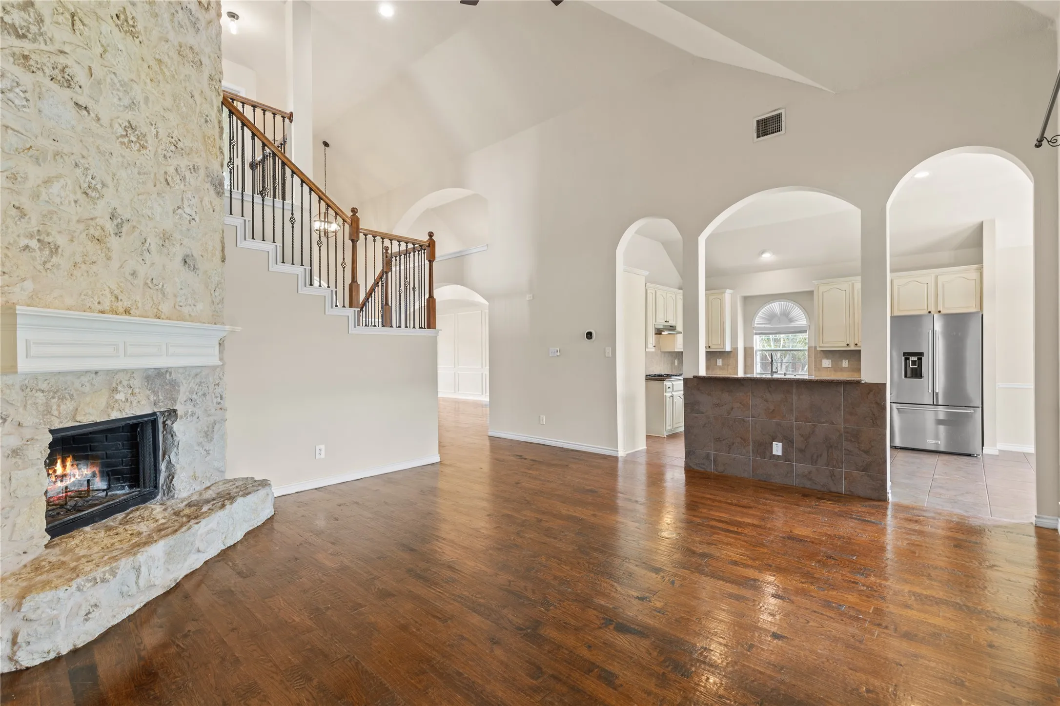Single Family Residence For Sale in Collin County , 613 Windward Drive, Murphy, Texas 75094, 5 Bedroom, 3 Bathroom, 3 Garage spaces, 3,381 Sqft, built in 2008, Preowned, mls#21230261, Real Estate Agent in Murphy, Homes For Sale in Collin county, Homes For Sale in Murphy, Realtor in Murphy Texas, Real Estate Brokerage Independent Realty Texas, Luminita Cordes Realtor