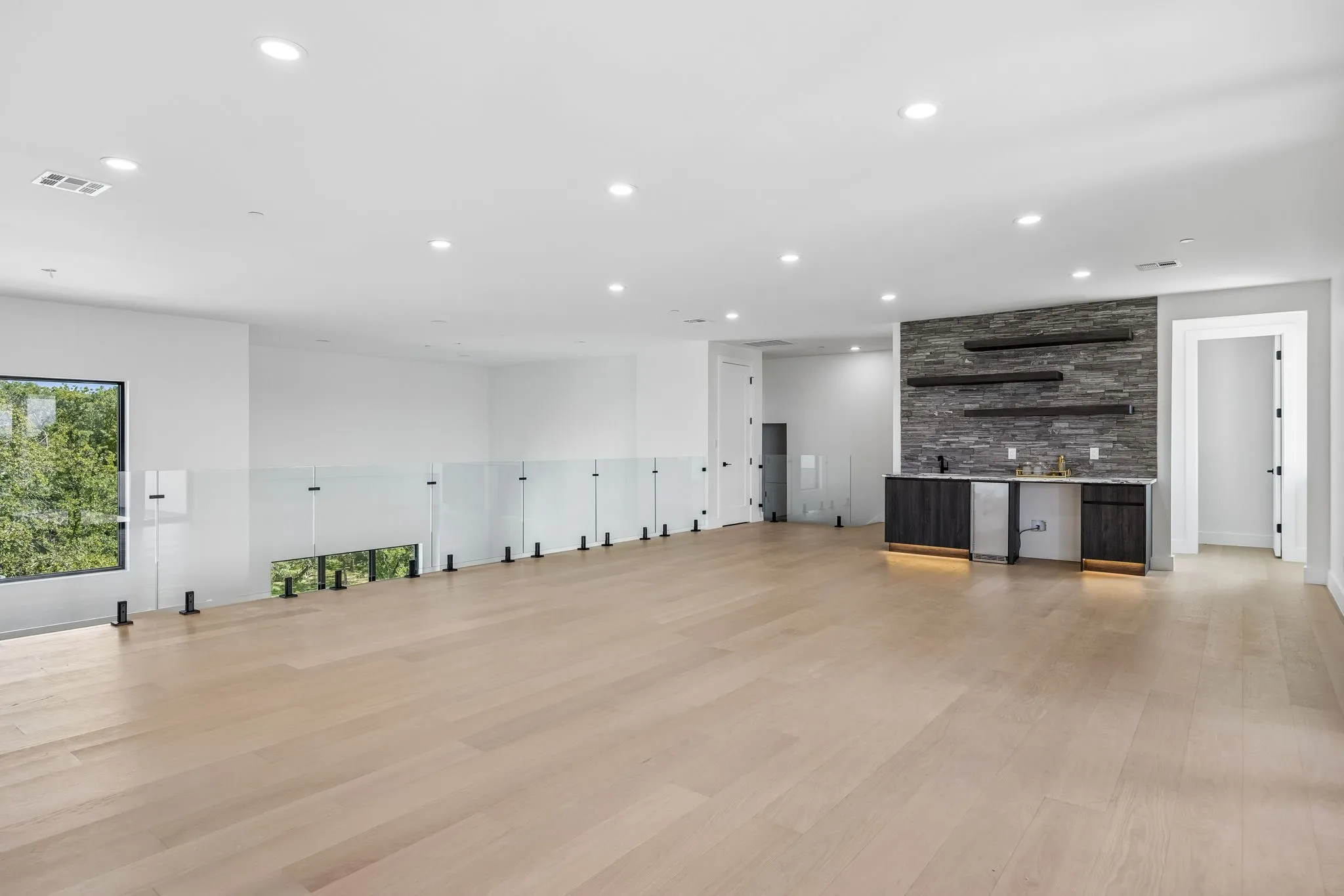 Single Family Residence For Sale in Tarrant County , 2800 N Kimball Avenue, Southlake, Texas 76092, 6 Bedroom, 9 Bathroom, 9 Garage spaces, 9,010 Sqft, built in 2026, New Construction - Incomplete, mls#21232694, Real Estate Agent in Southlake, Homes For Sale in Tarrant county, Homes For Sale in Southlake, Realtor in Southlake Texas, Real Estate Brokerage Independent Realty Texas, Luminita Cordes Realtor