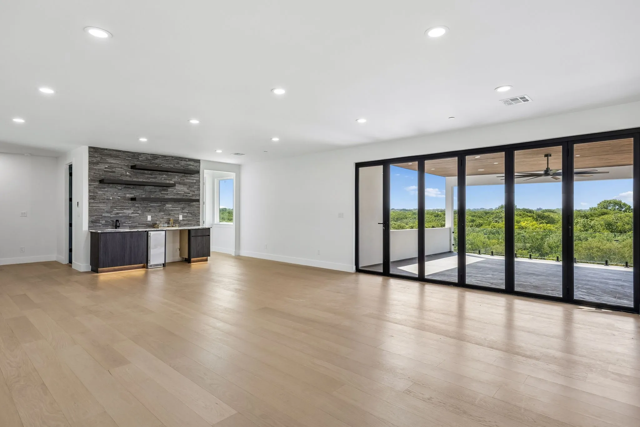 Single Family Residence For Sale in Tarrant County , 2800 N Kimball Avenue, Southlake, Texas 76092, 6 Bedroom, 9 Bathroom, 9 Garage spaces, 9,010 Sqft, built in 2026, New Construction - Incomplete, mls#21232694, Real Estate Agent in Southlake, Homes For Sale in Tarrant county, Homes For Sale in Southlake, Realtor in Southlake Texas, Real Estate Brokerage Independent Realty Texas, Luminita Cordes Realtor
