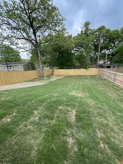 Single Family Residence For Sale in Grayson County , 730 E Woodard Street, Denison, Texas 75021, 3 Bedroom, 2 Bathroom, Garage spaces, 1,330 Sqft, built in 2022, Preowned, mls#21231071, Real Estate Agent in Denison, Homes For Sale in Grayson county, Homes For Sale in Denison, Realtor in Denison Texas, Real Estate Brokerage Independent Realty Texas, Luminita Cordes Realtor