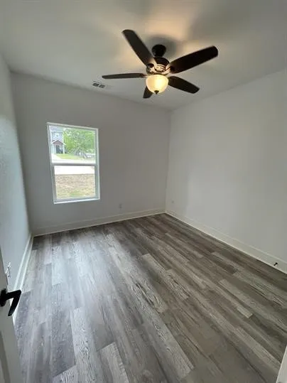 Single Family Residence For Sale in Grayson County , 730 E Woodard Street, Denison, Texas 75021, 3 Bedroom, 2 Bathroom, Garage spaces, 1,330 Sqft, built in 2022, Preowned, mls#21231071, Real Estate Agent in Denison, Homes For Sale in Grayson county, Homes For Sale in Denison, Realtor in Denison Texas, Real Estate Brokerage Independent Realty Texas, Luminita Cordes Realtor
