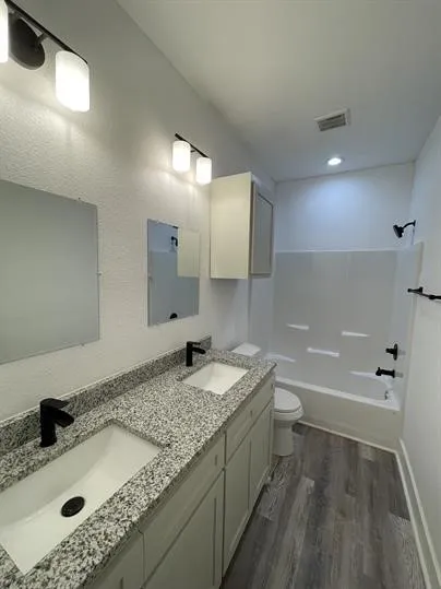 Single Family Residence For Sale in Grayson County , 730 E Woodard Street, Denison, Texas 75021, 3 Bedroom, 2 Bathroom, Garage spaces, 1,330 Sqft, built in 2022, Preowned, mls#21231071, Real Estate Agent in Denison, Homes For Sale in Grayson county, Homes For Sale in Denison, Realtor in Denison Texas, Real Estate Brokerage Independent Realty Texas, Luminita Cordes Realtor