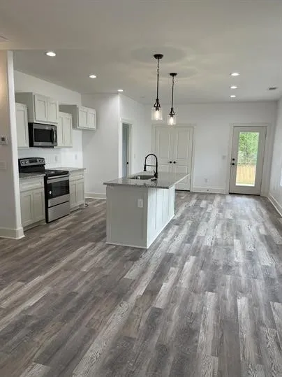Single Family Residence For Sale in Grayson County , 730 E Woodard Street, Denison, Texas 75021, 3 Bedroom, 2 Bathroom, Garage spaces, 1,330 Sqft, built in 2022, Preowned, mls#21231071, Real Estate Agent in Denison, Homes For Sale in Grayson county, Homes For Sale in Denison, Realtor in Denison Texas, Real Estate Brokerage Independent Realty Texas, Luminita Cordes Realtor