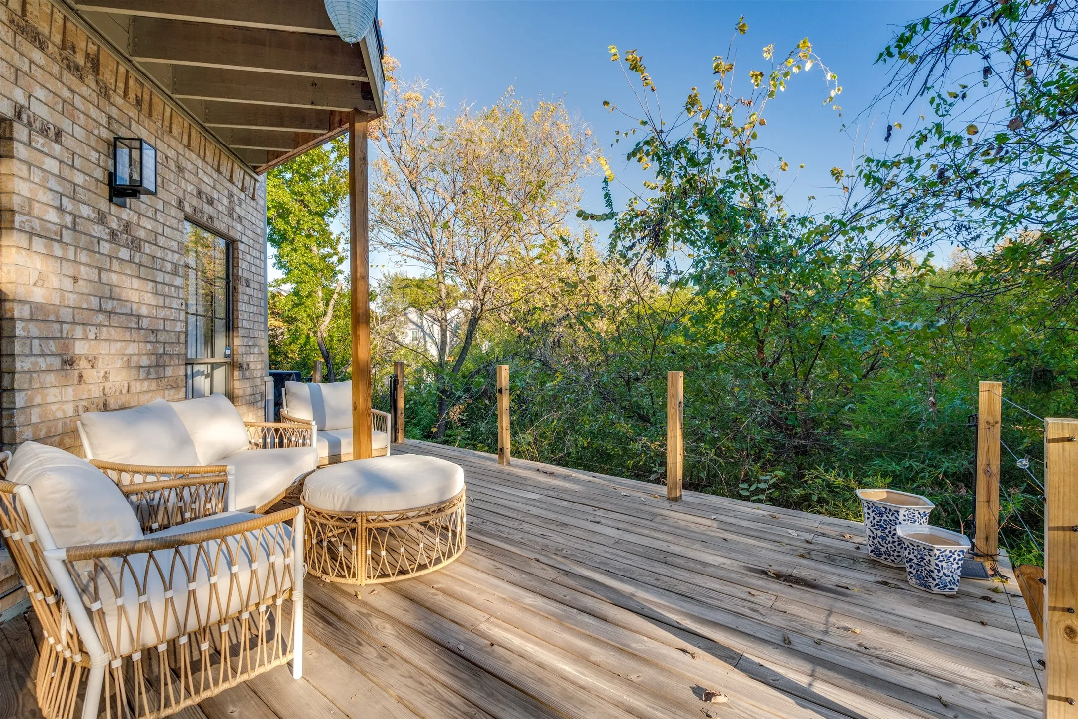 Single Family Residence For Sale in Dallas County , 9122 Cochran Heights Drive, Dallas, Texas 75220, 3 Bedroom, 3 Bathroom, 2 Garage spaces, 3,174 Sqft, built in 1984, Preowned, mls#21231653, Real Estate Agent in Dallas, Homes For Sale in Dallas county, Homes For Sale in Dallas, Realtor in Dallas Texas, Real Estate Brokerage Independent Realty Texas, Luminita Cordes Realtor
