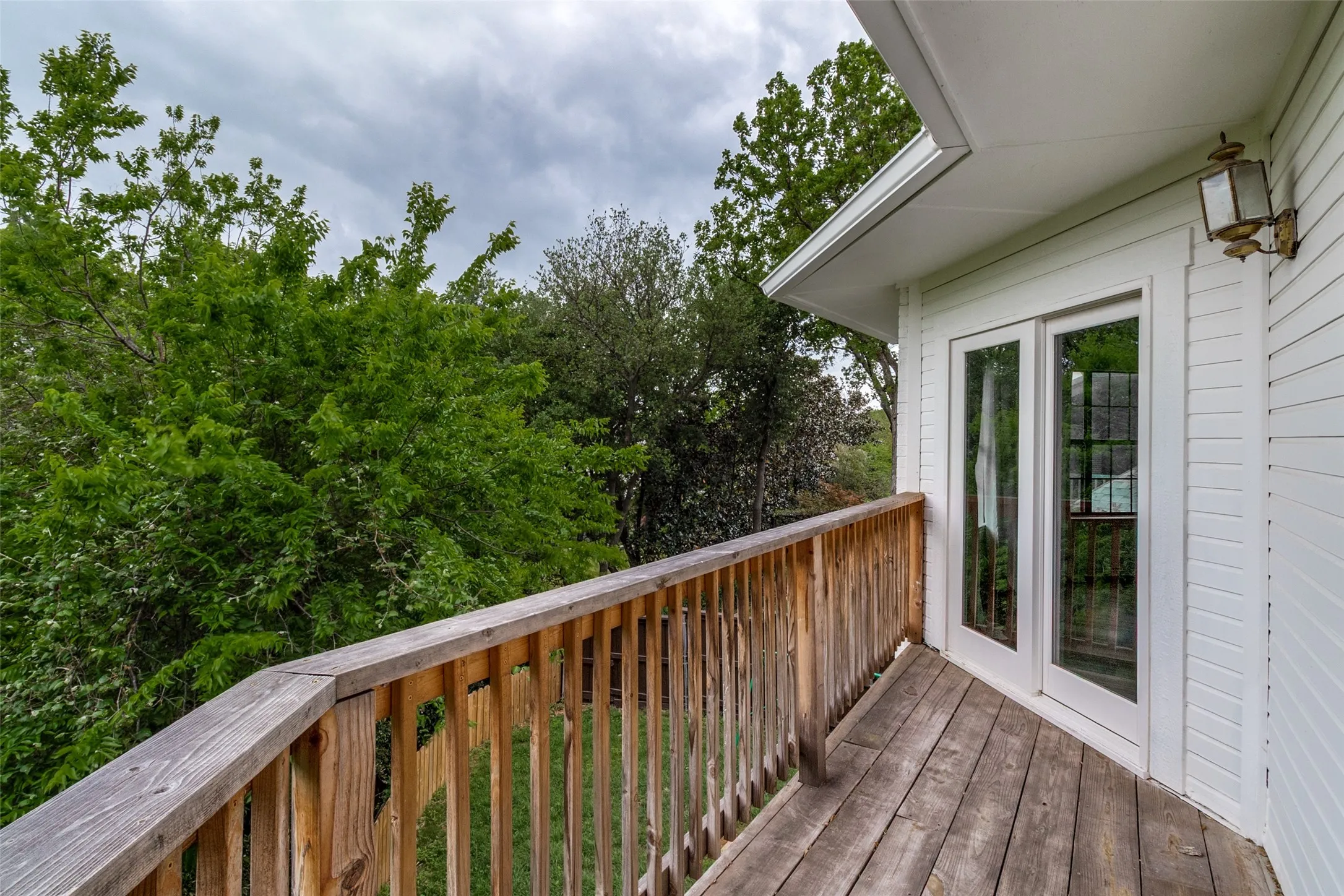 Single Family Residence For Sale in Dallas County , 9122 Cochran Heights Drive, Dallas, Texas 75220, 3 Bedroom, 3 Bathroom, 2 Garage spaces, 3,174 Sqft, built in 1984, Preowned, mls#21231653, Real Estate Agent in Dallas, Homes For Sale in Dallas county, Homes For Sale in Dallas, Realtor in Dallas Texas, Real Estate Brokerage Independent Realty Texas, Luminita Cordes Realtor