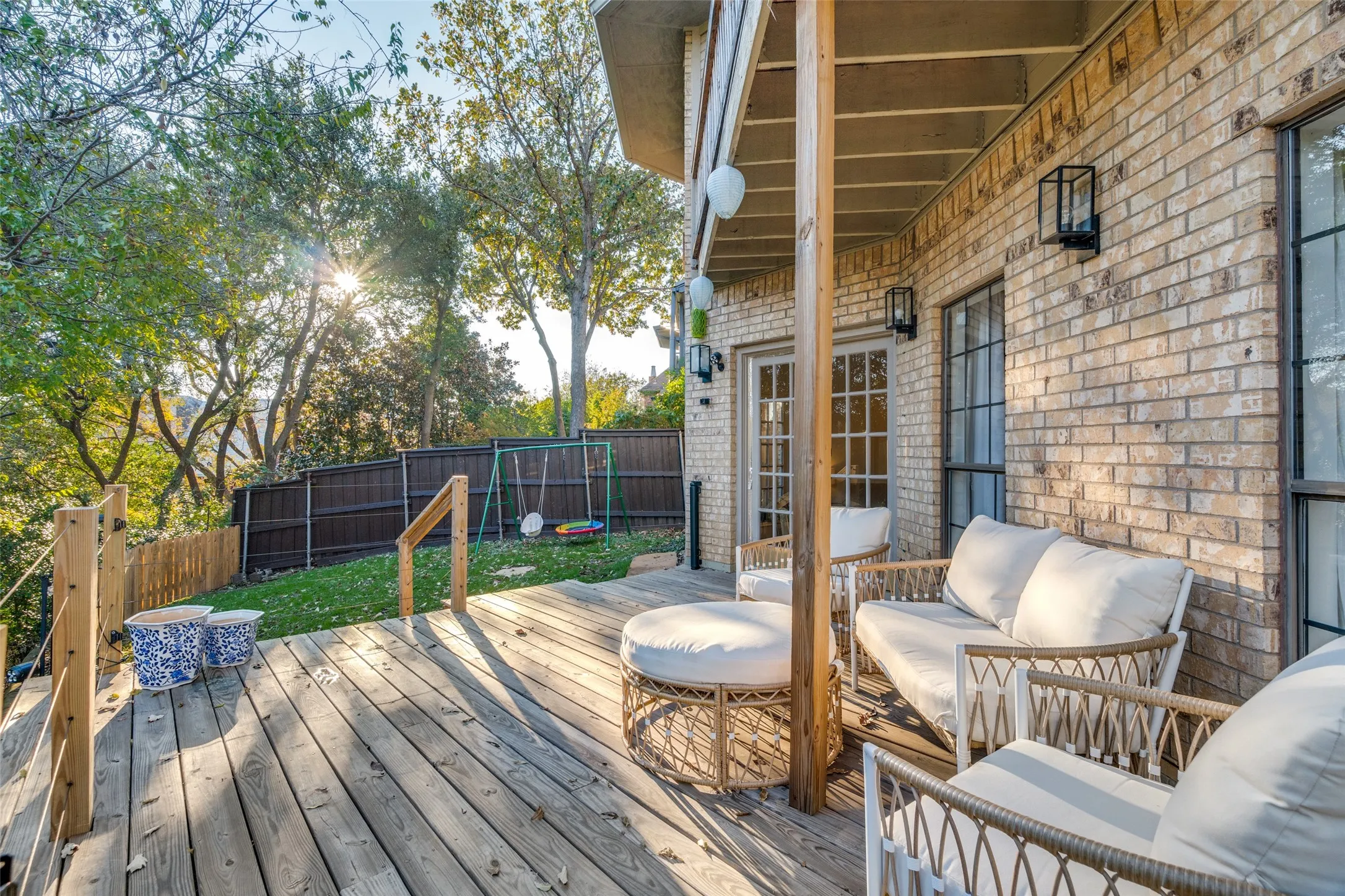 Single Family Residence For Sale in Dallas County , 9122 Cochran Heights Drive, Dallas, Texas 75220, 3 Bedroom, 3 Bathroom, 2 Garage spaces, 3,174 Sqft, built in 1984, Preowned, mls#21231653, Real Estate Agent in Dallas, Homes For Sale in Dallas county, Homes For Sale in Dallas, Realtor in Dallas Texas, Real Estate Brokerage Independent Realty Texas, Luminita Cordes Realtor