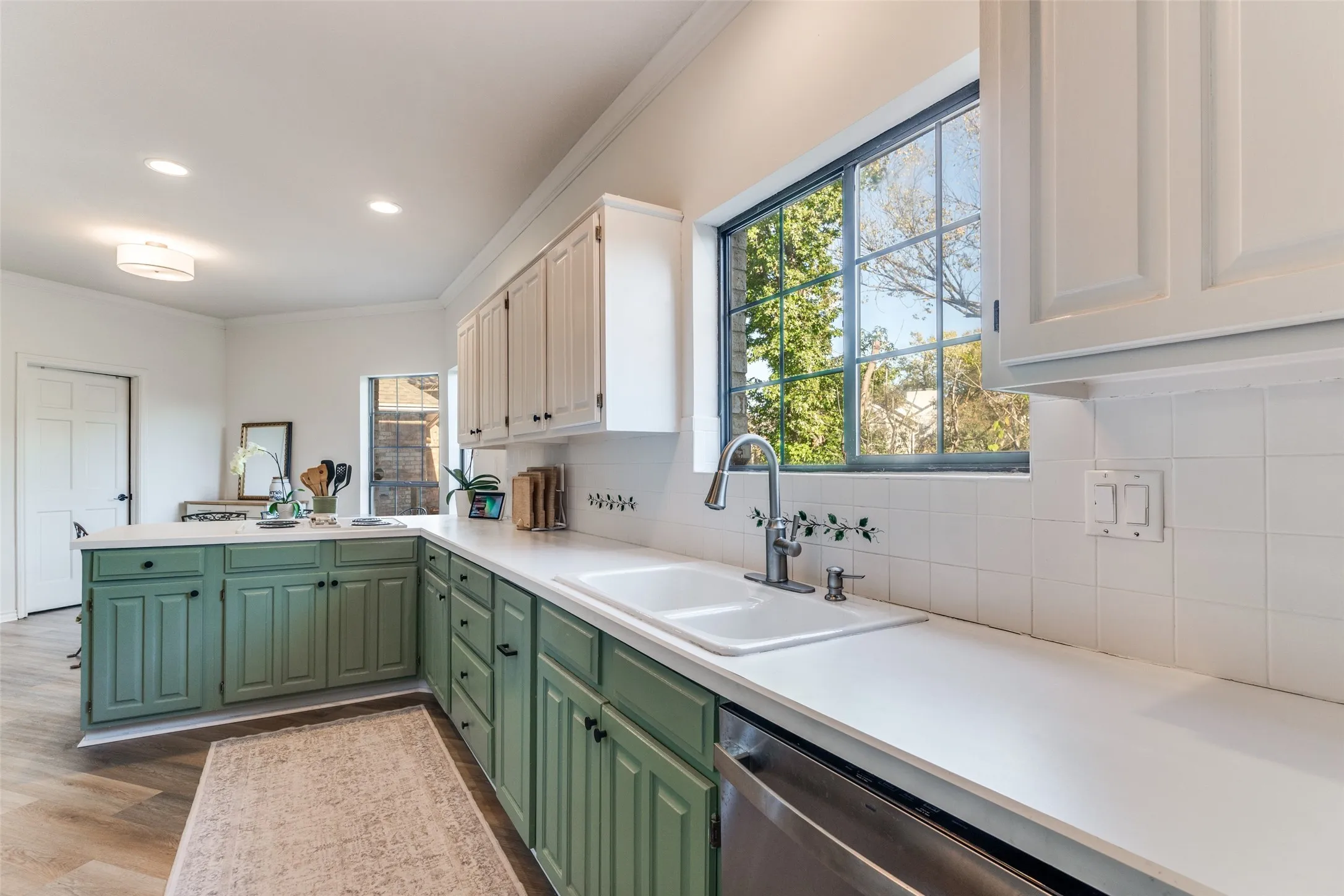Single Family Residence For Sale in Dallas County , 9122 Cochran Heights Drive, Dallas, Texas 75220, 3 Bedroom, 3 Bathroom, 2 Garage spaces, 3,174 Sqft, built in 1984, Preowned, mls#21231653, Real Estate Agent in Dallas, Homes For Sale in Dallas county, Homes For Sale in Dallas, Realtor in Dallas Texas, Real Estate Brokerage Independent Realty Texas, Luminita Cordes Realtor