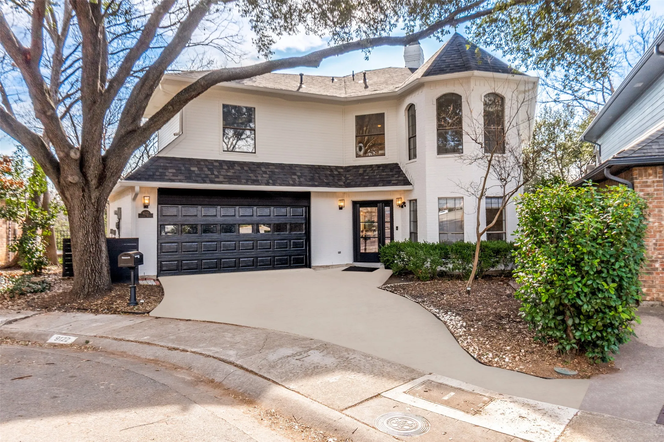 Single Family Residence For Sale in Dallas County , 9122 Cochran Heights Drive, Dallas, Texas 75220, 3 Bedroom, 3 Bathroom, 2 Garage spaces, 3,174 Sqft, built in 1984, Preowned, mls#21231653, Real Estate Agent in Dallas, Homes For Sale in Dallas county, Homes For Sale in Dallas, Realtor in Dallas Texas, Real Estate Brokerage Independent Realty Texas, Luminita Cordes Realtor