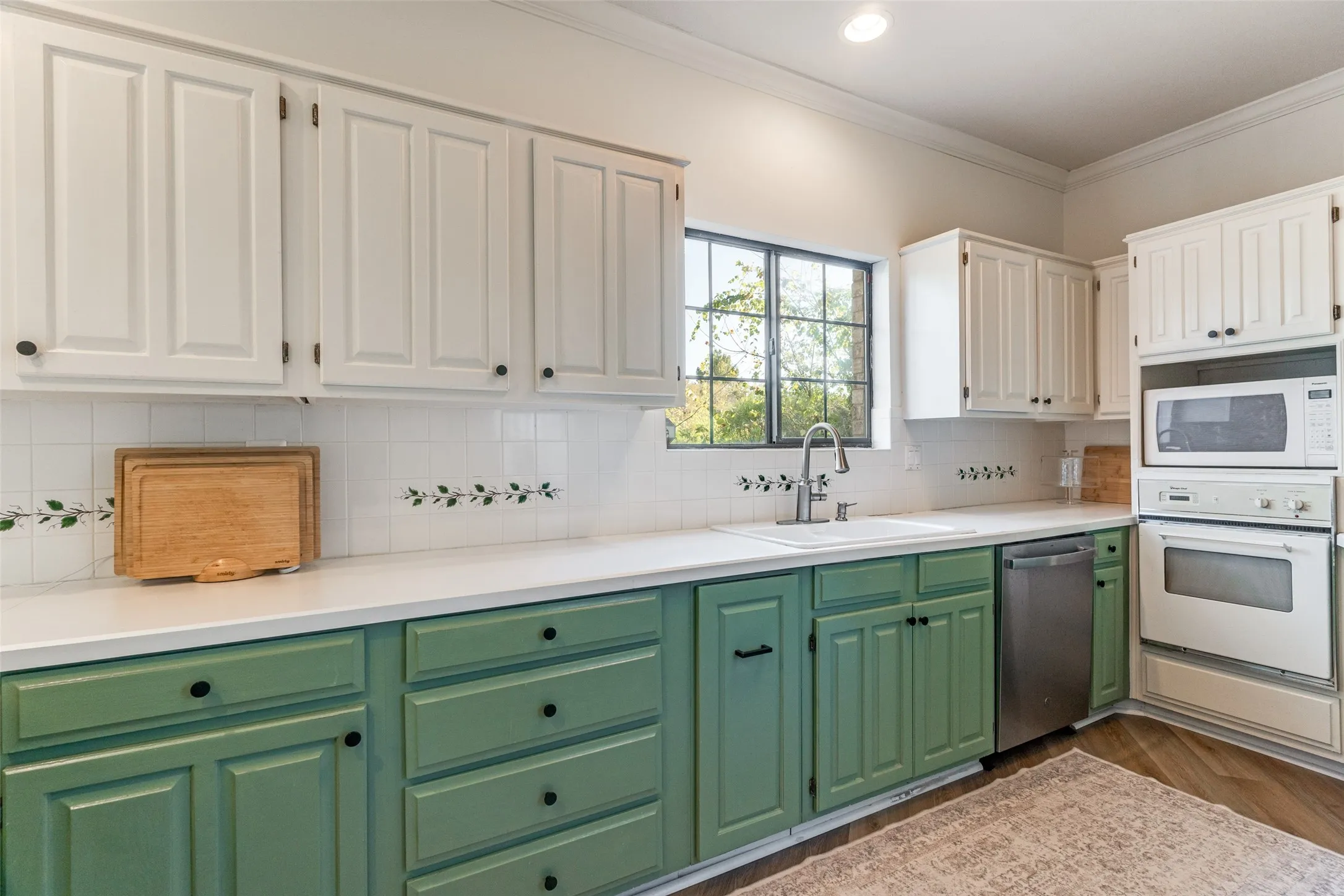 Single Family Residence For Sale in Dallas County , 9122 Cochran Heights Drive, Dallas, Texas 75220, 3 Bedroom, 3 Bathroom, 2 Garage spaces, 3,174 Sqft, built in 1984, Preowned, mls#21231653, Real Estate Agent in Dallas, Homes For Sale in Dallas county, Homes For Sale in Dallas, Realtor in Dallas Texas, Real Estate Brokerage Independent Realty Texas, Luminita Cordes Realtor